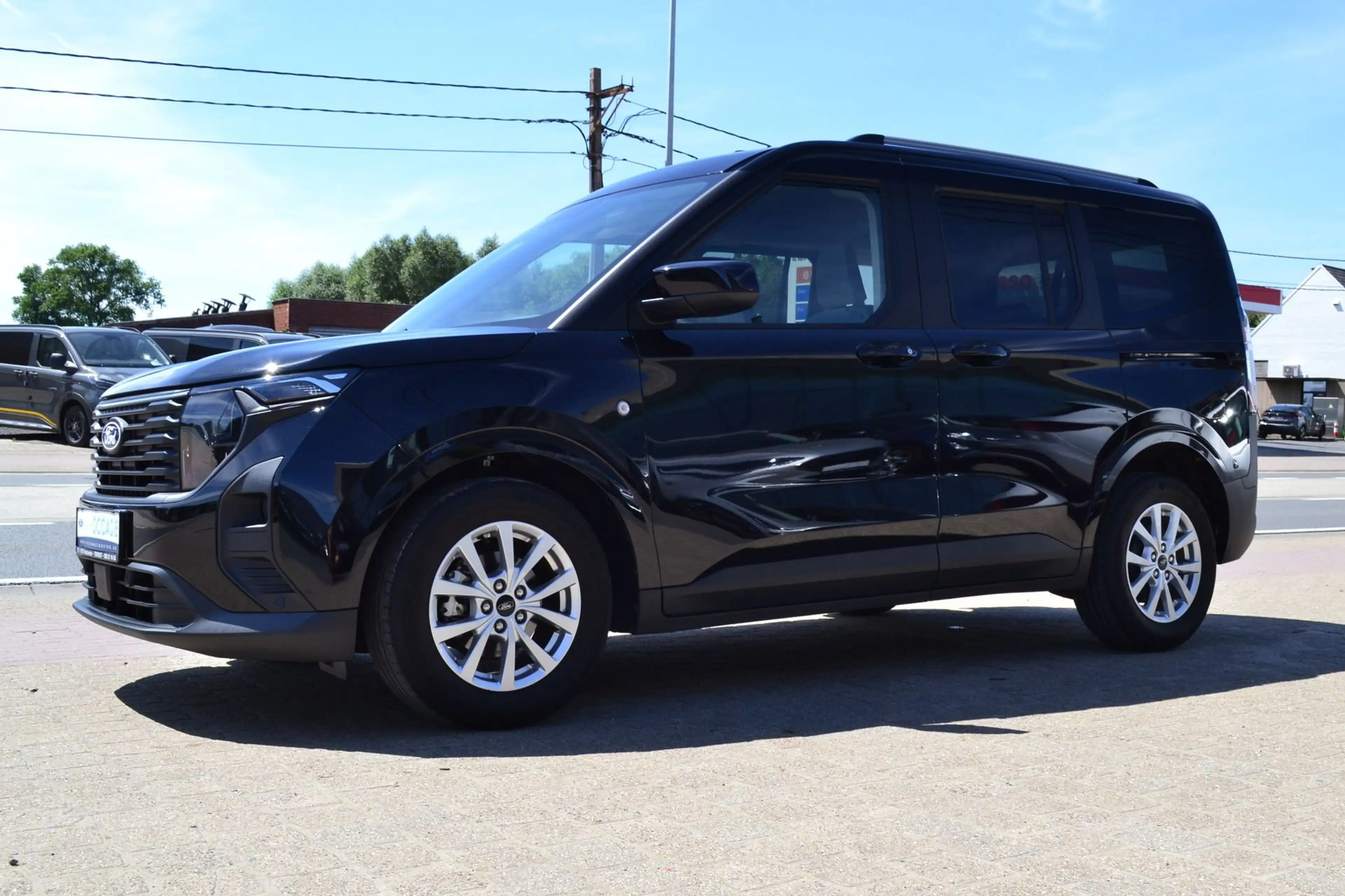 Ford Tourneo Courier Titanium 1.0i — photo 3