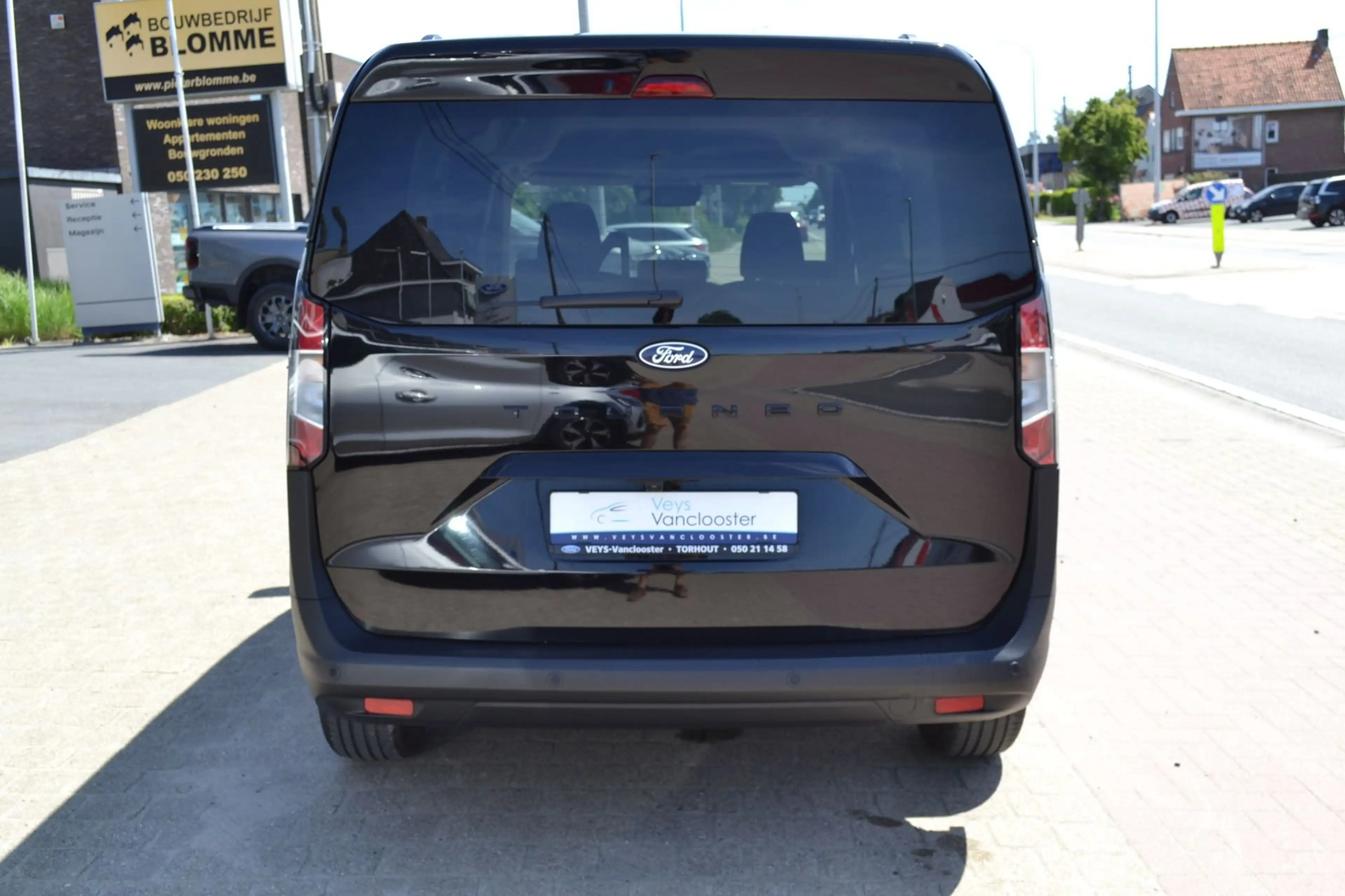 Ford Tourneo Courier Titanium 1.0i — photo 7