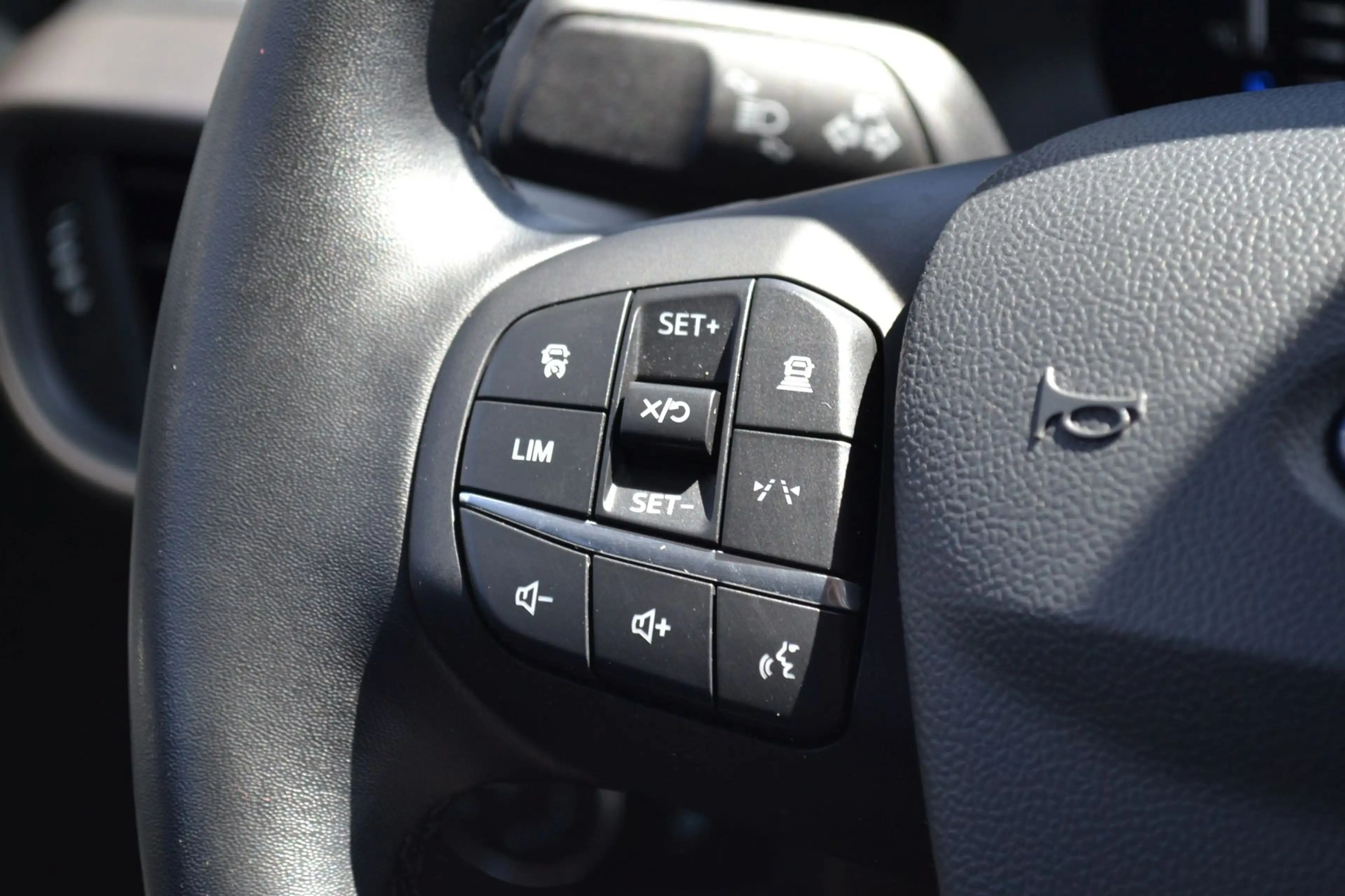 Ford Tourneo Courier Titanium 1.0i — photo 12