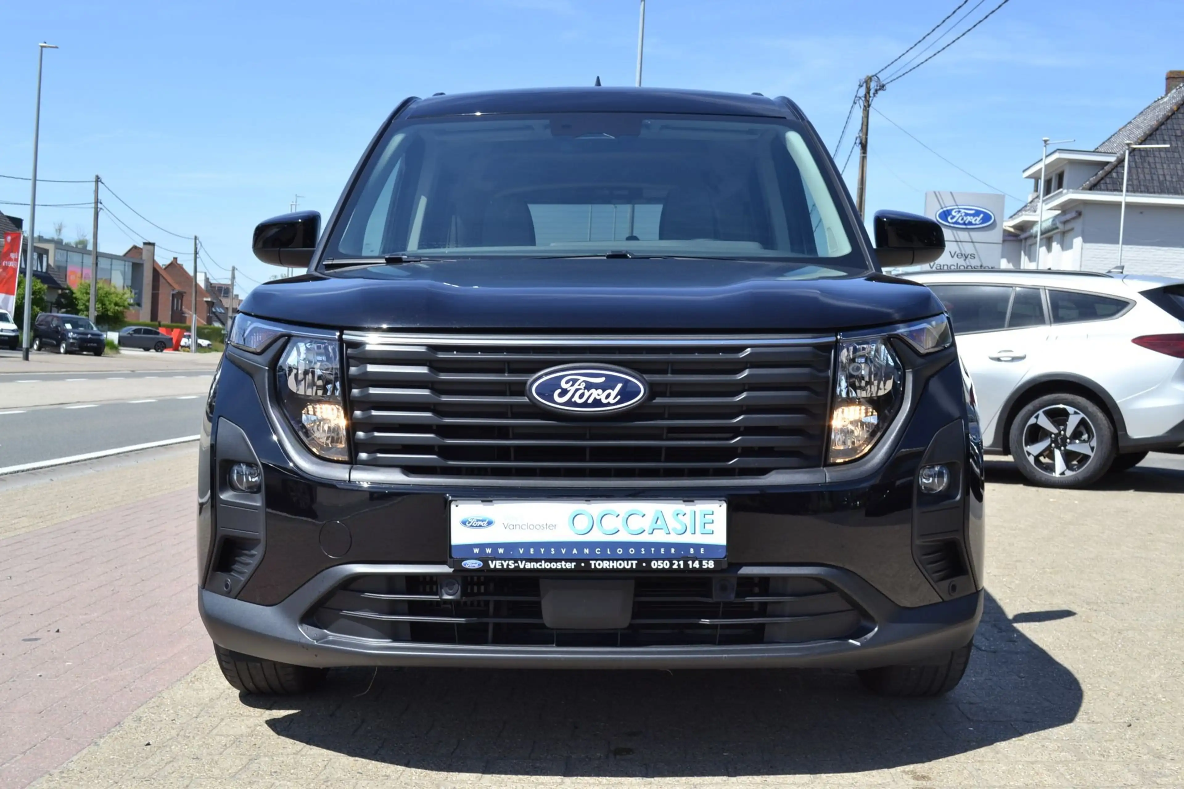 Ford Tourneo Courier Titanium 1.0i — photo 2