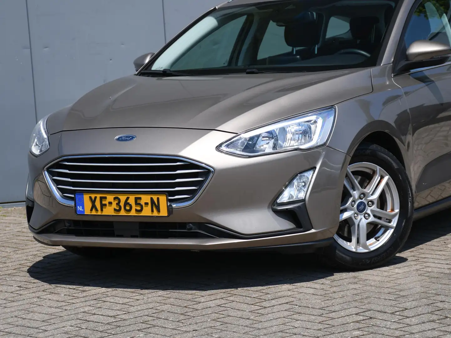 Ford Focus Wagon Trend Edition Business 1.0 EcoBoost 100pk WI Grijs - 2