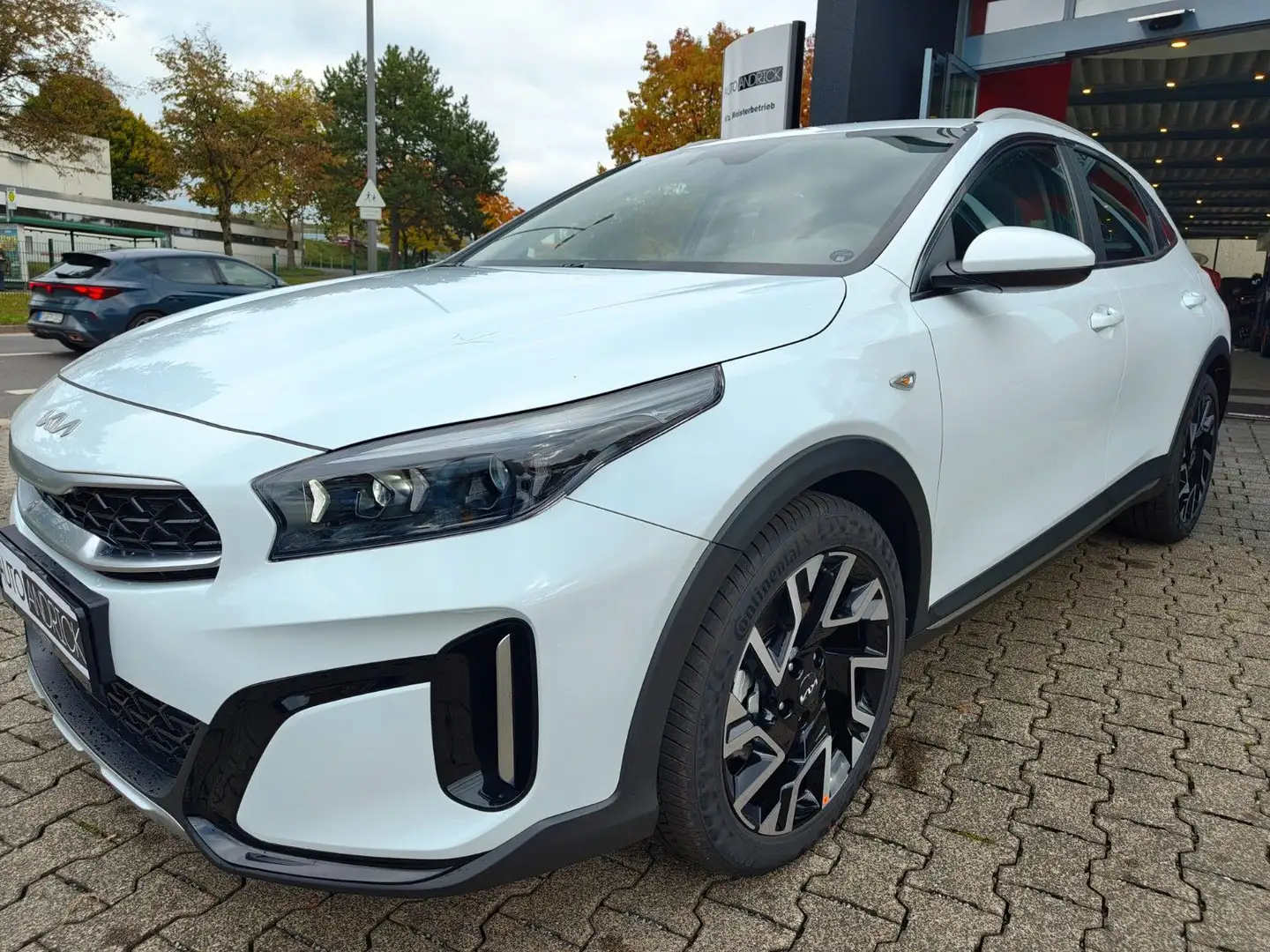 Kia XCeed Vision Komfort AUTOM. KAMERA SHZ LED NEU Weiß - 1