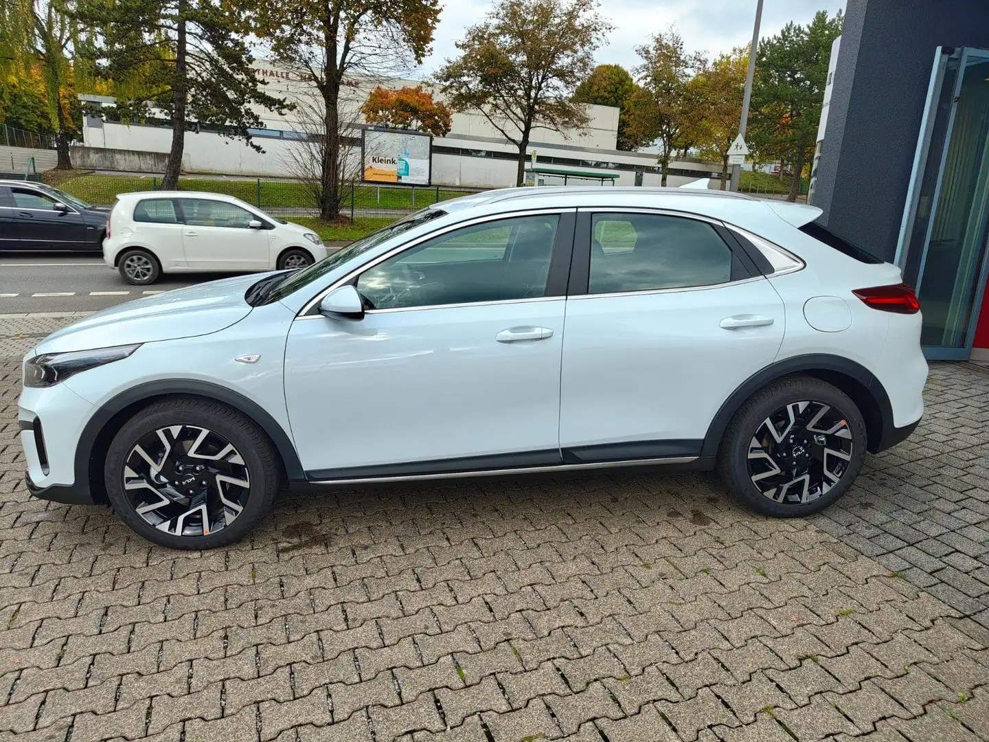 Kia XCeed Vision Komfort AUTOM. KAMERA SHZ LED NEU Weiß - 2