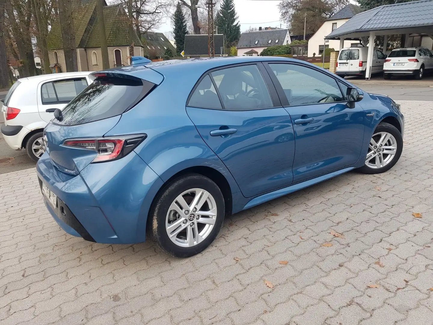 Toyota Corolla Hybrid 90kw wenig km netto 12995€ Blau - 2