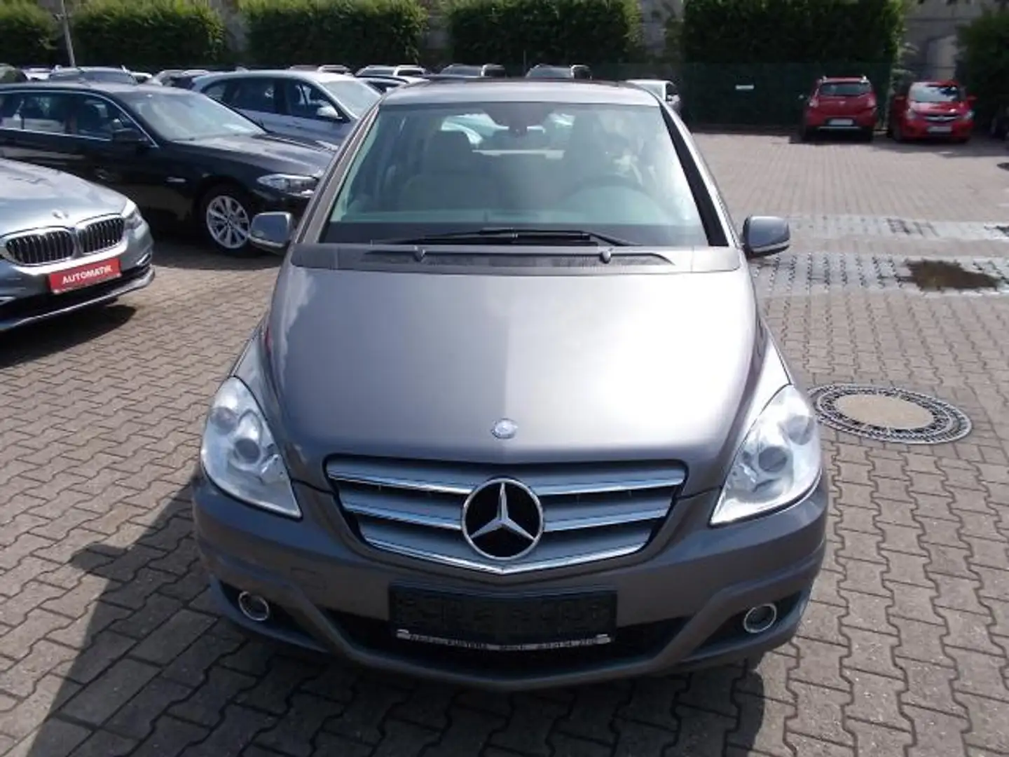 Mercedes-Benz B 180 PanoDach Navi Park Ass. Allwetter Gris - 2