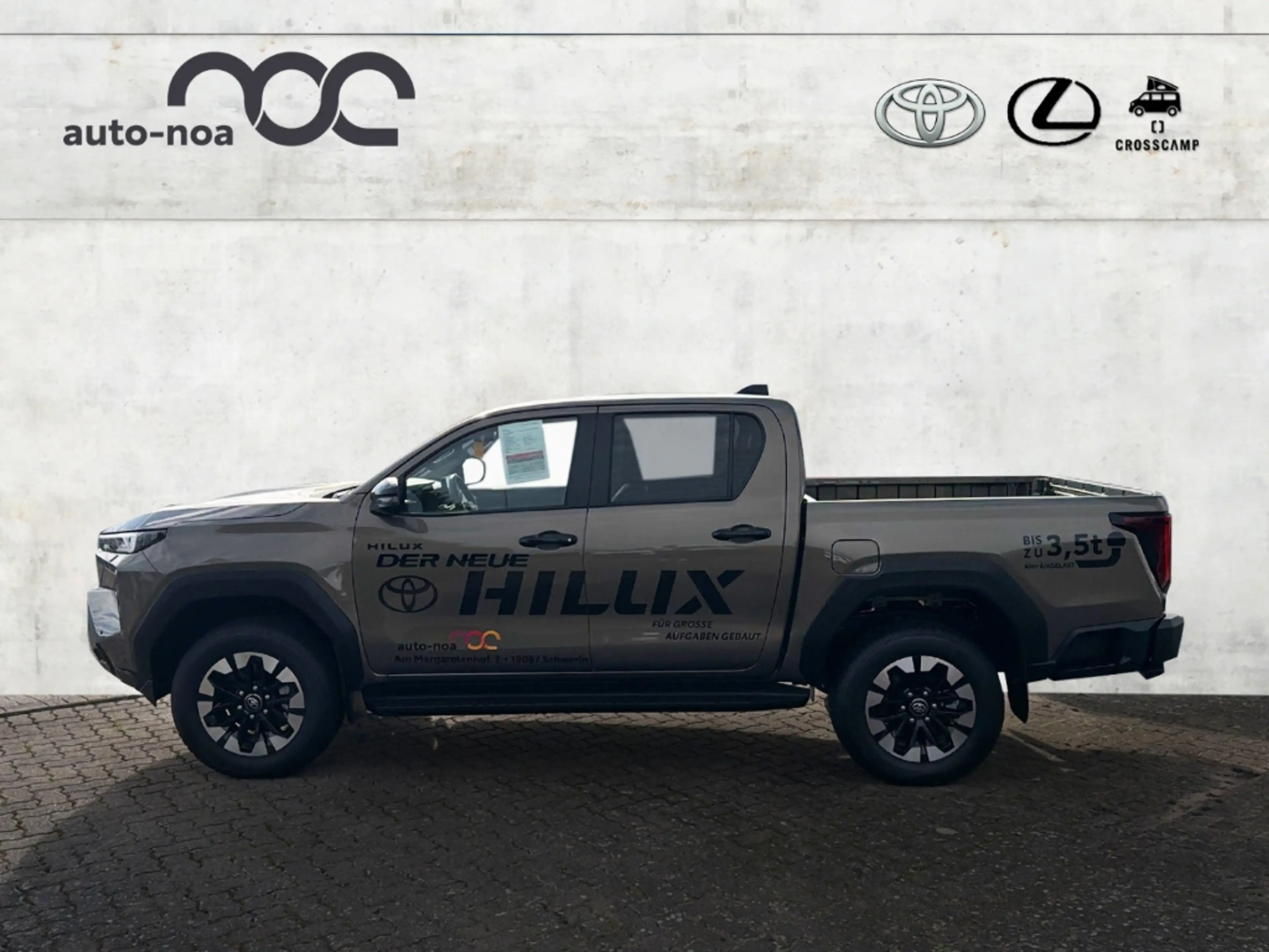Toyota Hilux Double Cab Executive 2,8-l-D-4D, 150 kW (204 PS) M — photo 3