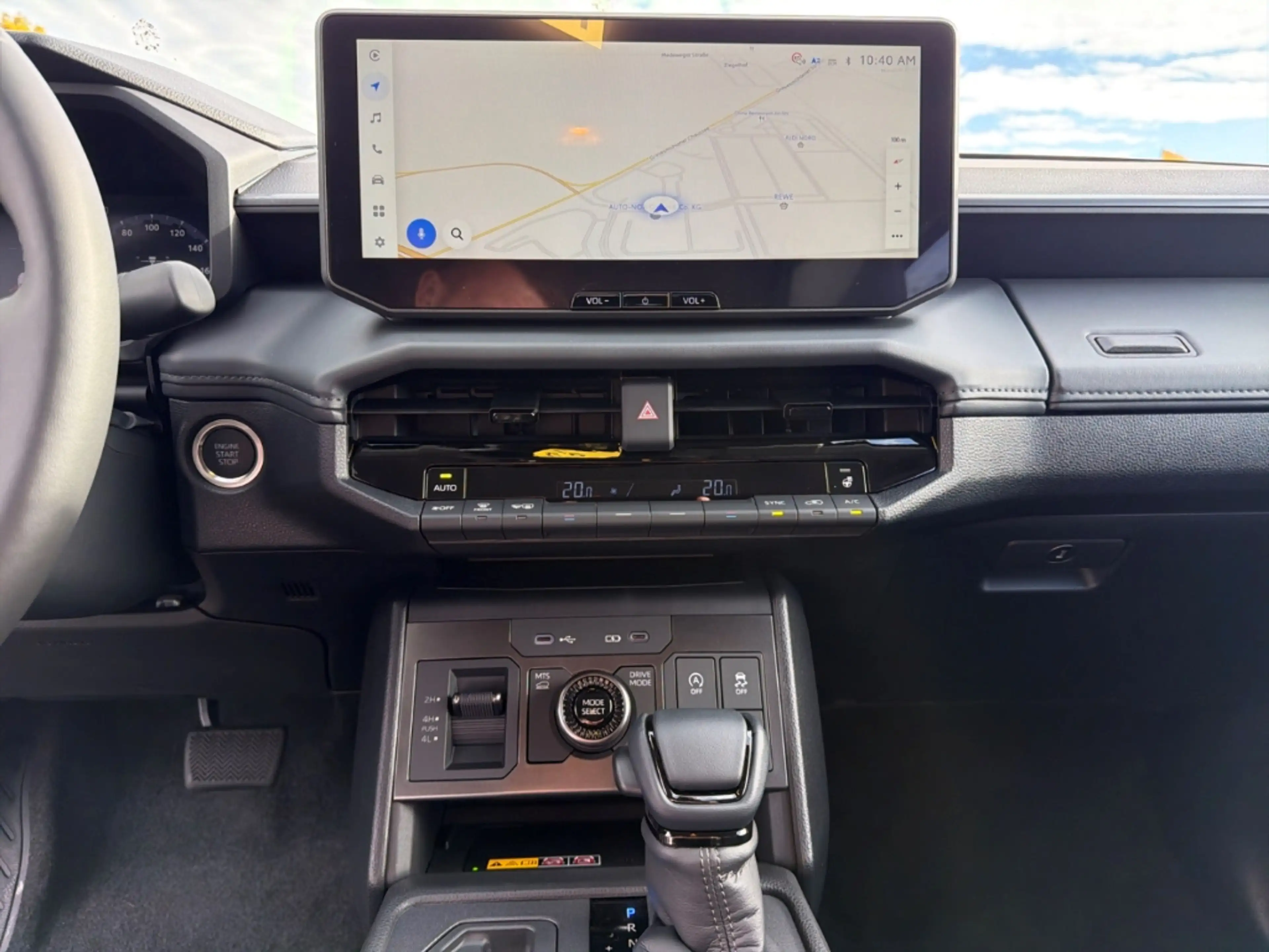 Toyota Hilux Double Cab Executive 2,8-l-D-4D, 150 kW (204 PS) M — photo 12