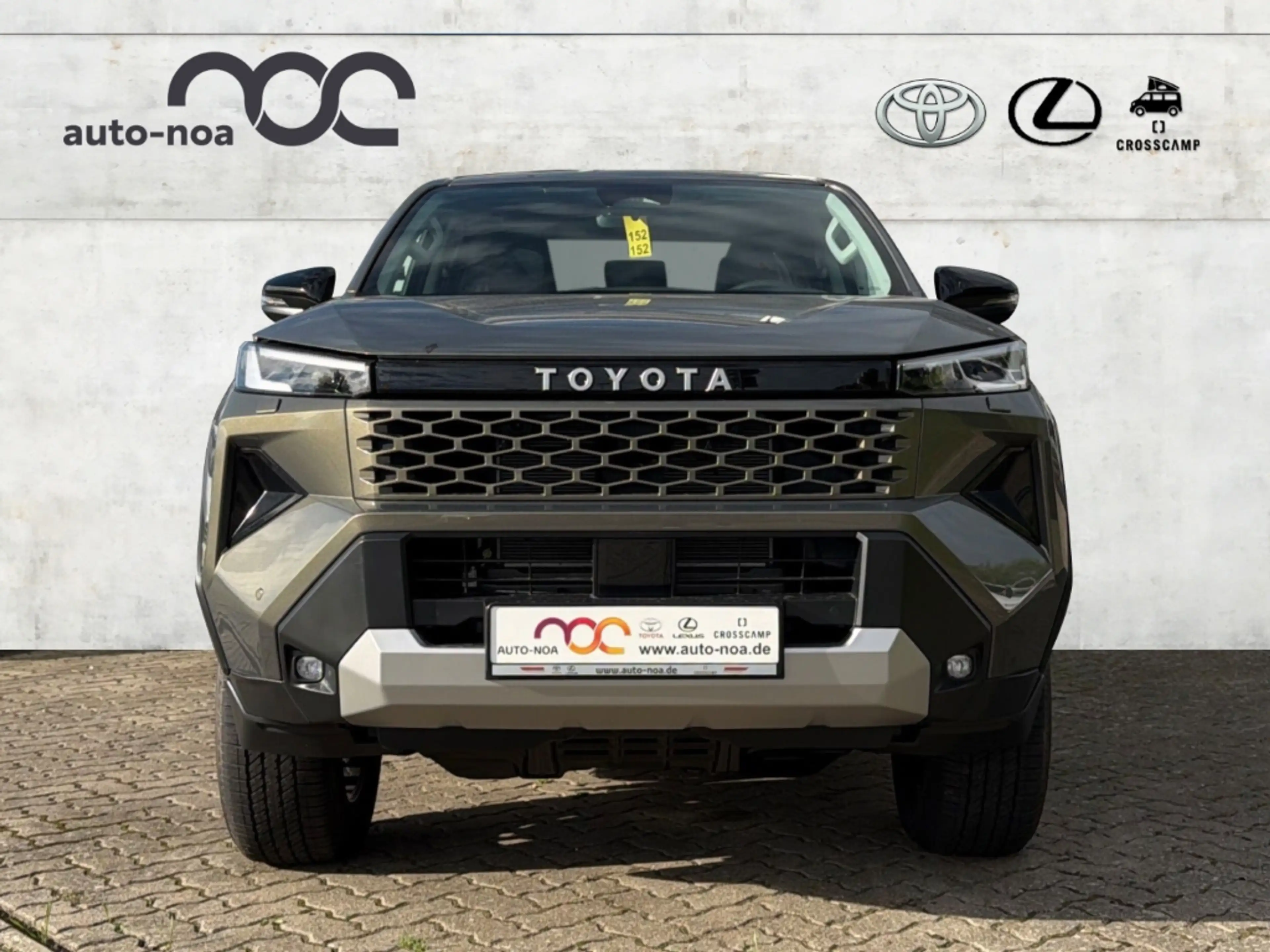 Toyota Hilux Double Cab Executive 2,8-l-D-4D, 150 kW (204 PS) M — photo 4