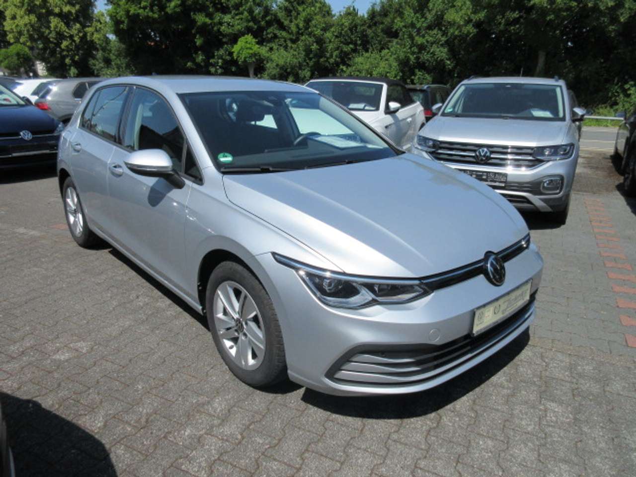 Volkswagen Golf 2022 — Life 1.5 TSI NAVI LED ALU ACC APS SITZHEIZUNG
