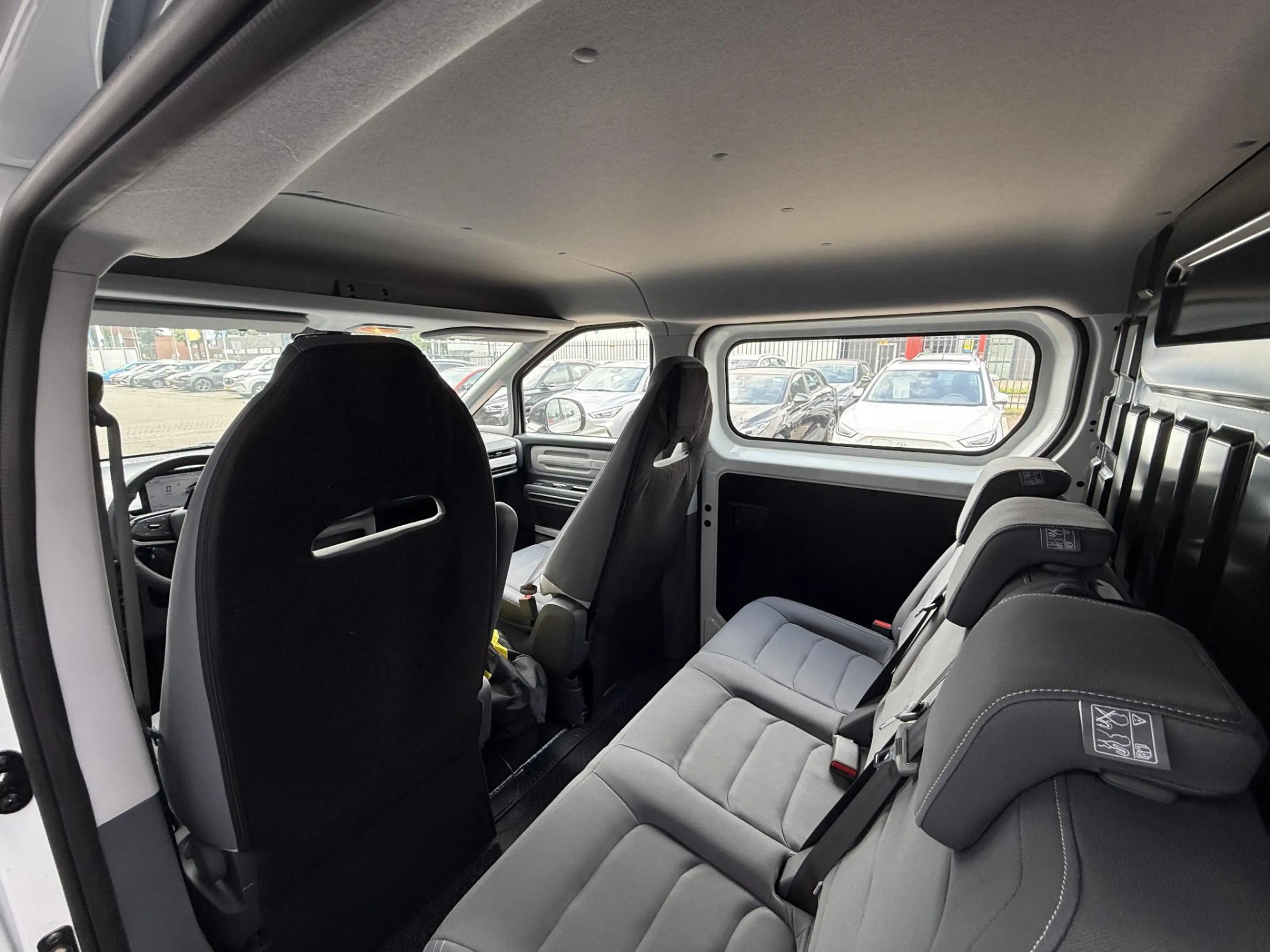 Maxus eDeliver 5 | L2H1 64 kWh |Dubbel cabine |uit voorraad leverba — photo 6