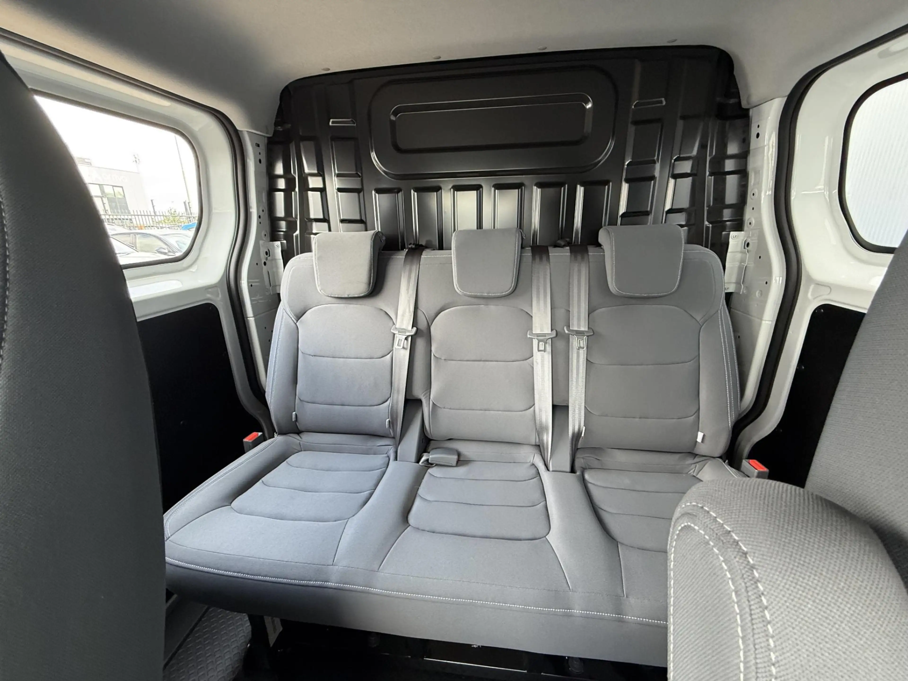 Maxus eDeliver 5 | L2H1 64 kWh |Dubbel cabine |uit voorraad leverba — photo 11