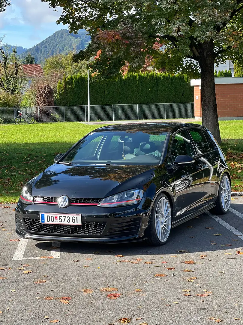 Volkswagen Golf GTI 2,0 TSI DSG Performance Schwarz - 1