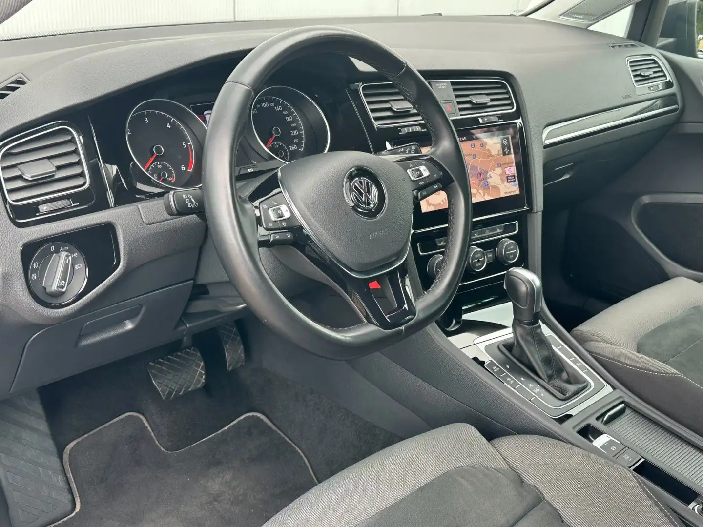Volkswagen Golf VII 2.0 TDI DSG R-line LED NAVI DYNAUDIO Gris - 2