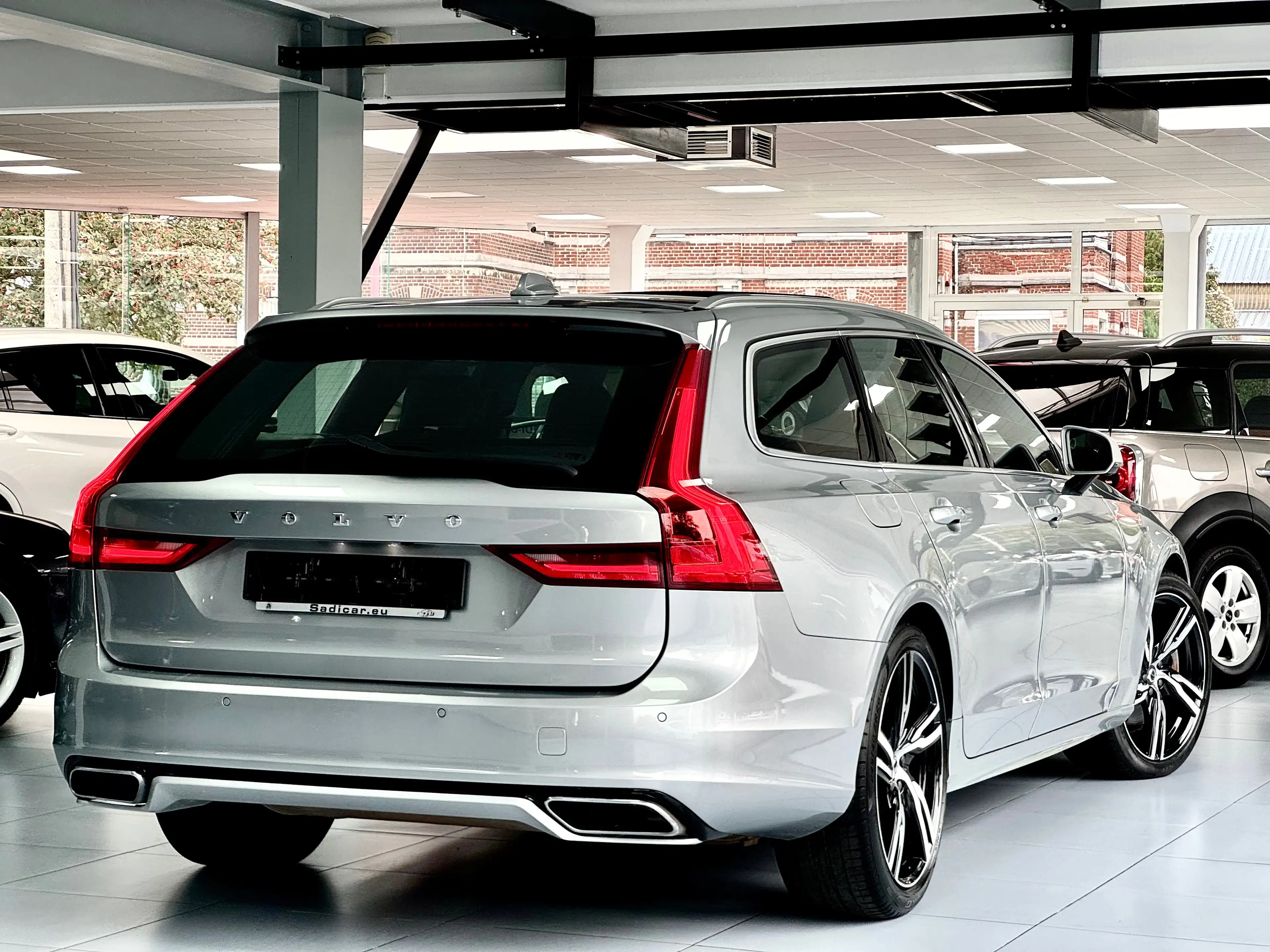 Volvo V90 2.0 T8 392cv AWD PHEV - R-DESIGN - Geartronic — photo 6