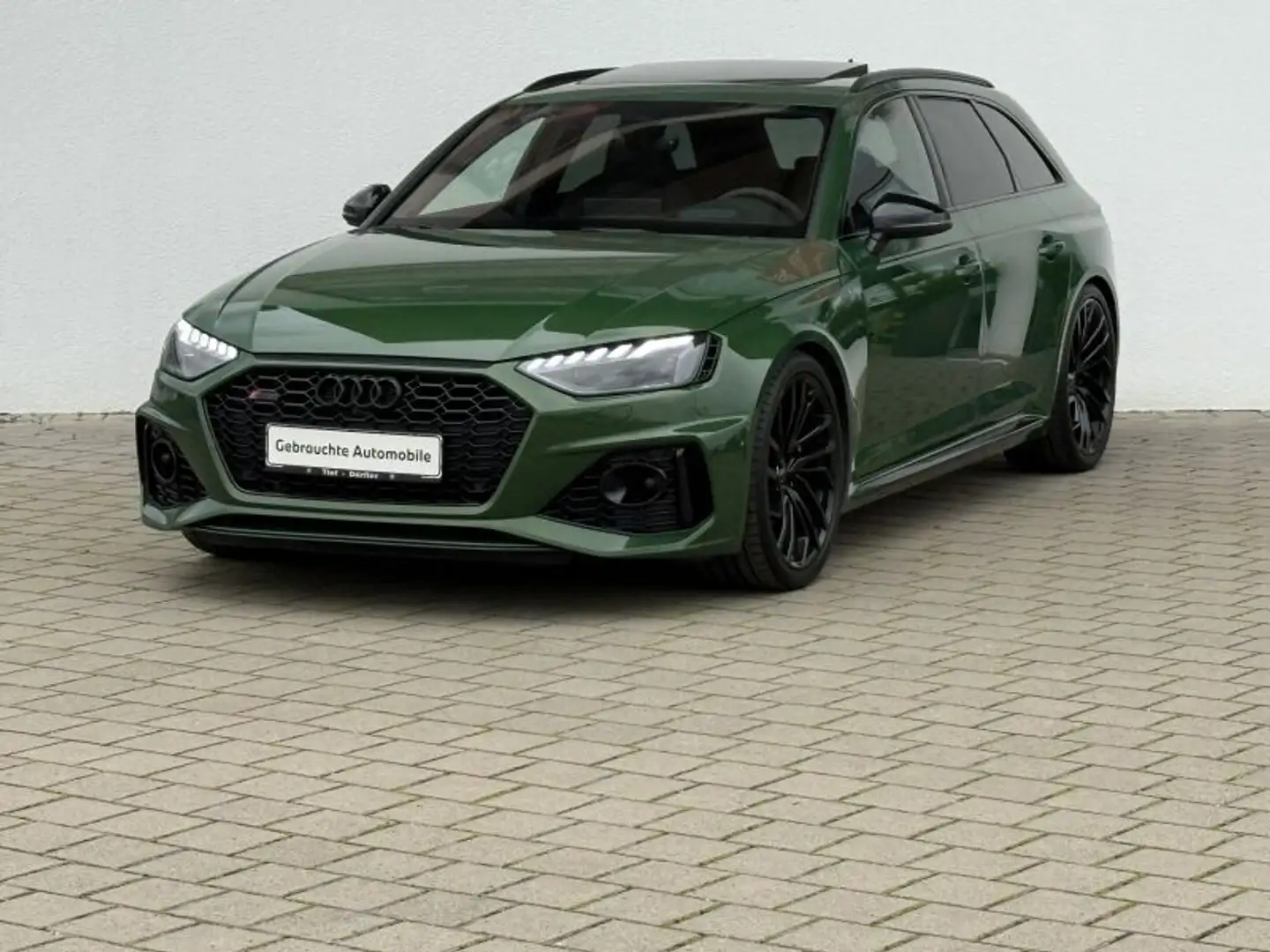 Audi RS4 HUD/B&O/280kmh/PANO/GARA/ROLLO/360/4xSH Grün - 2