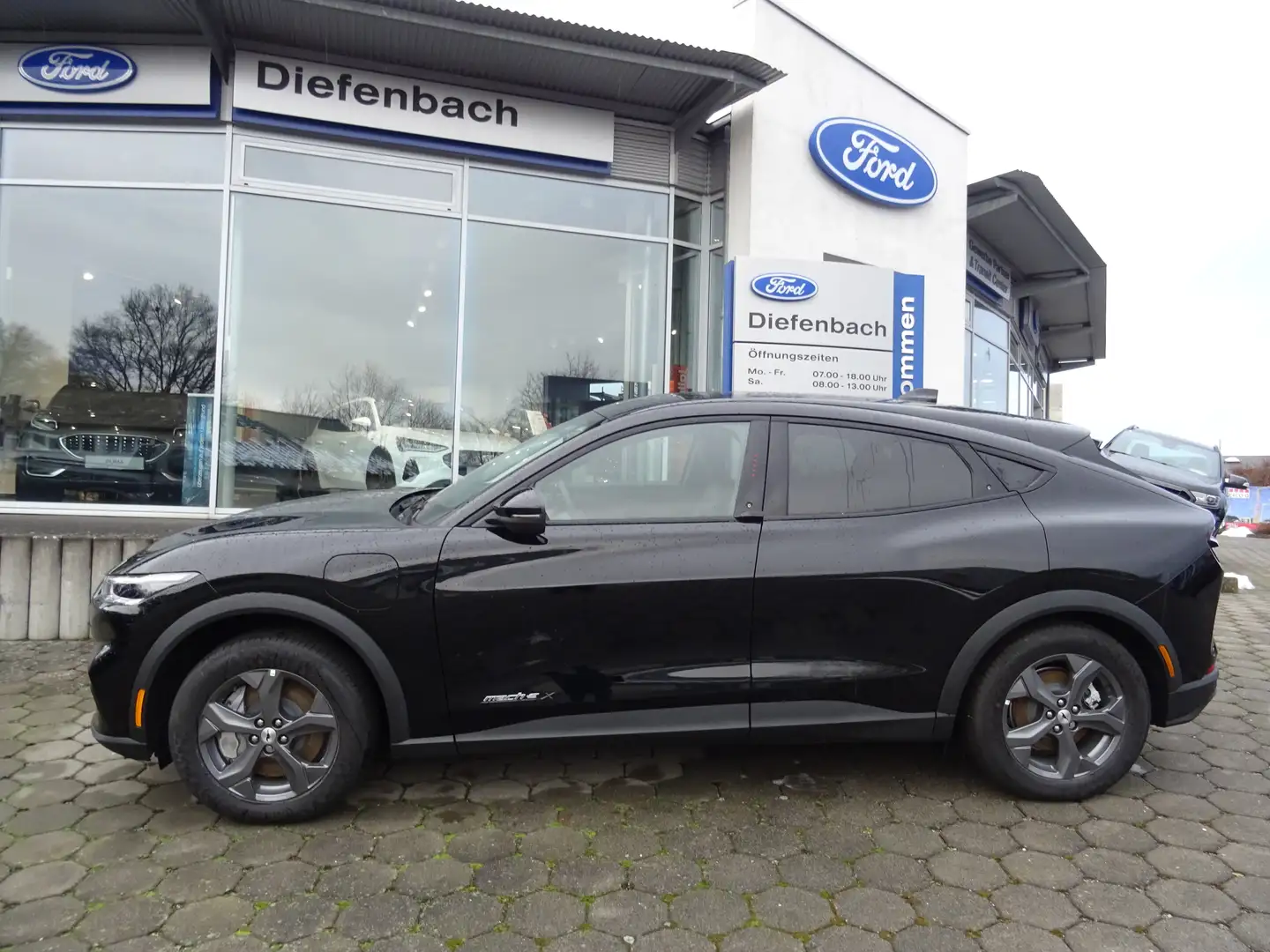 Ford Mustang Mach-E Heckantrieb 294PS Extended Range 600km Schwarz - 2