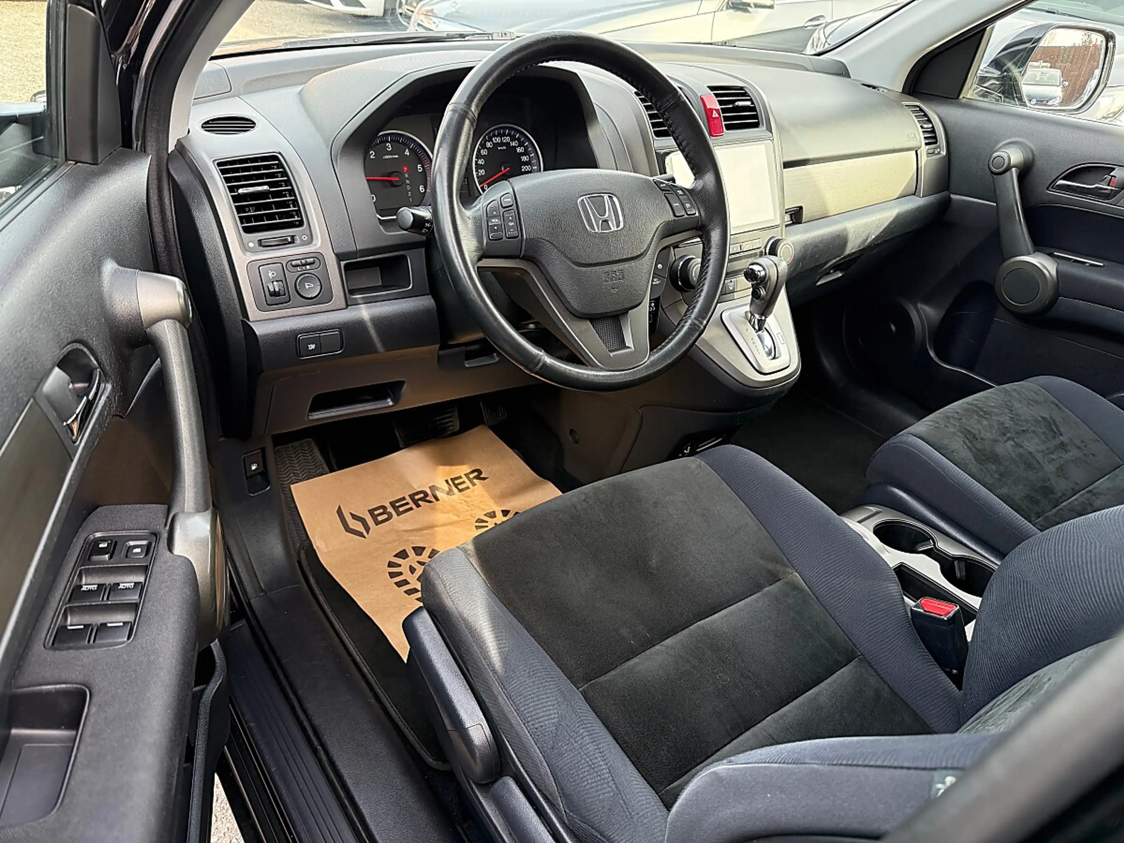 Honda CR-V 2,2i-DTEC Comfort Plus DPF Aut. 4X4 — photo 5