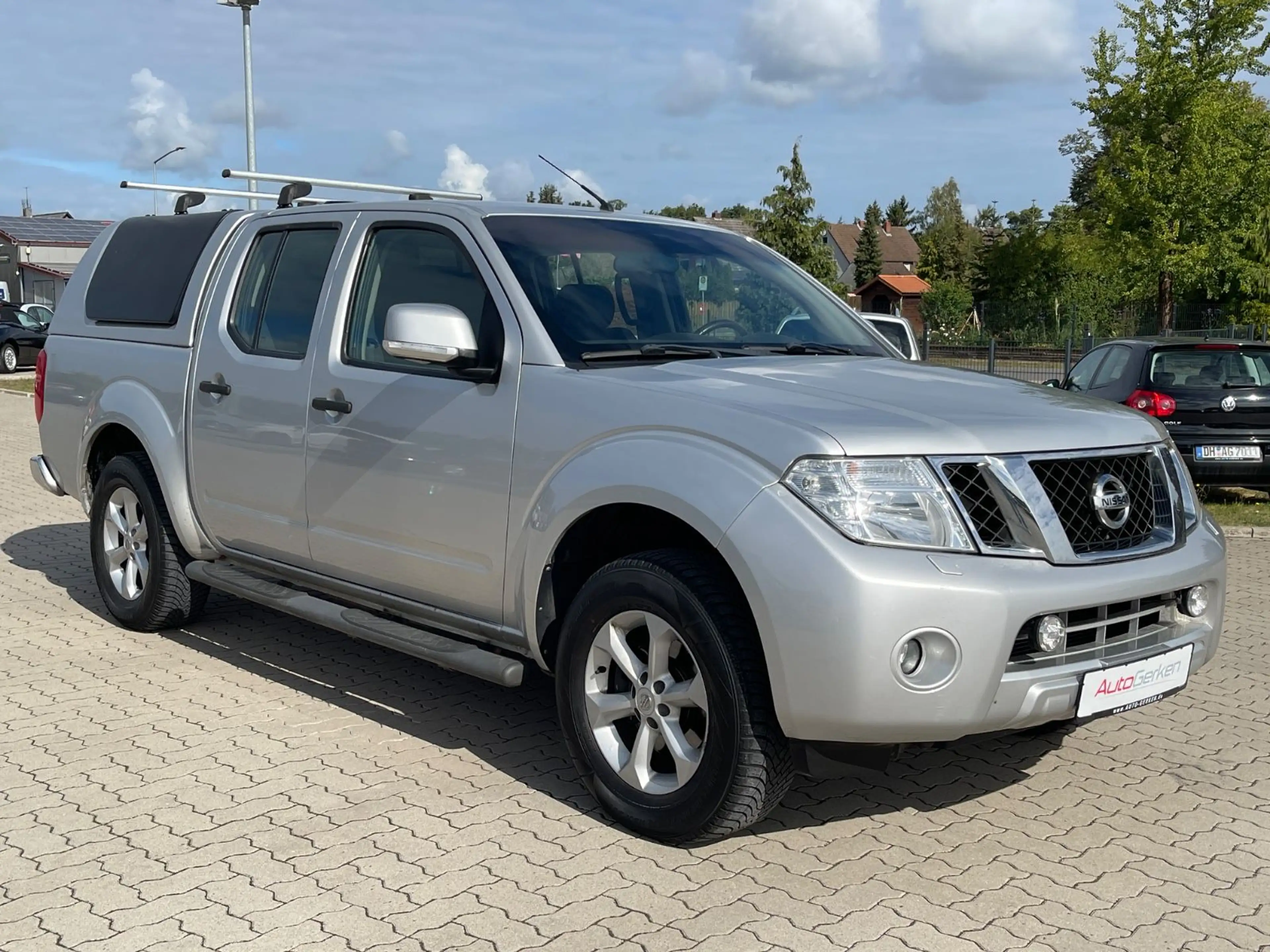 Nissan Navara Pickup Double Cab SE 4X4 AHK Hardtop — photo 4
