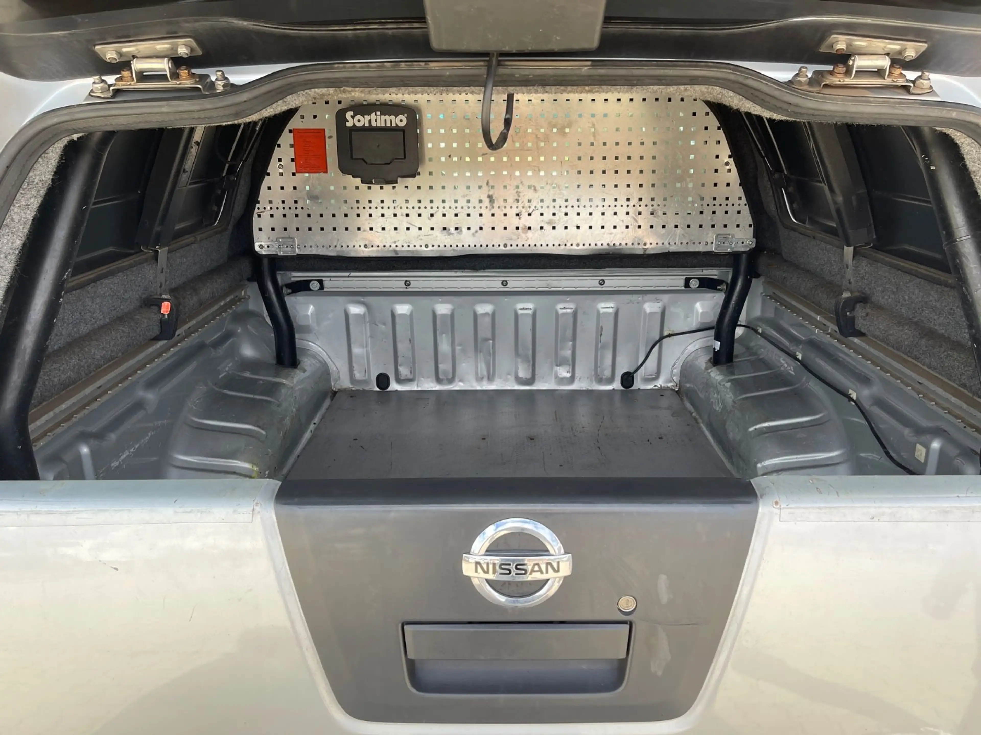 Nissan Navara Pickup Double Cab SE 4X4 AHK Hardtop — photo 15