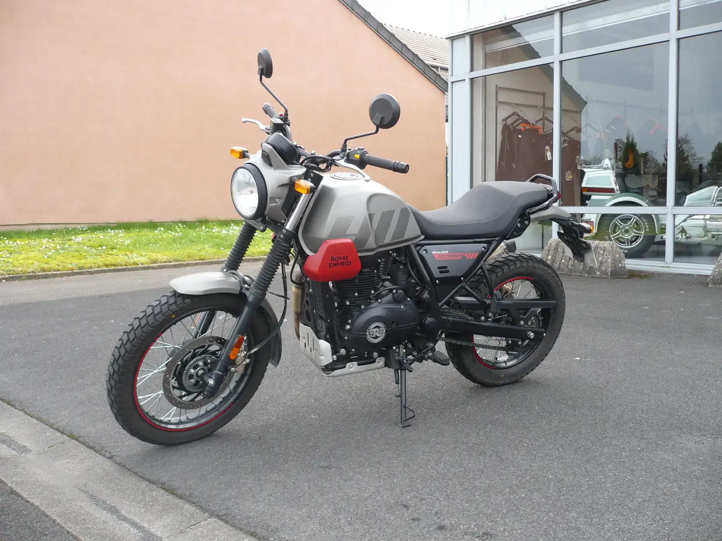Royal Enfield Gris - 1