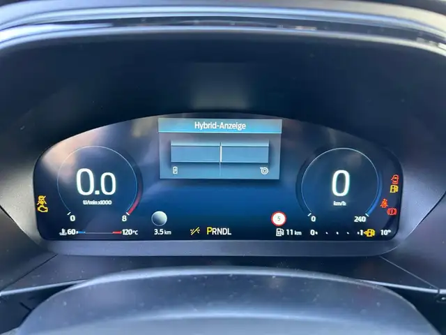 Ford Focus view 12