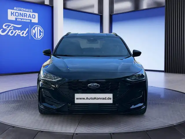 Ford Focus view 2