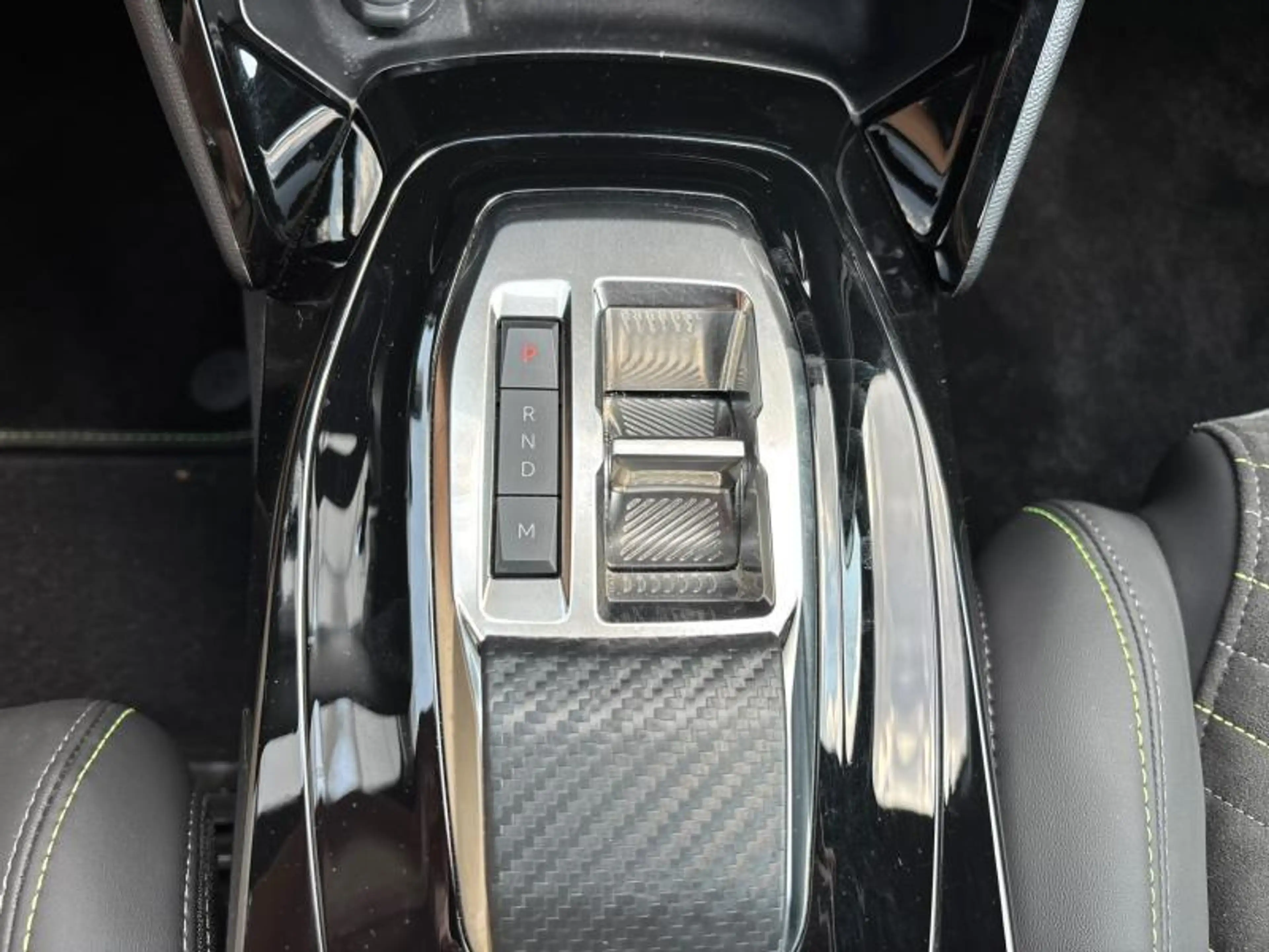 Peugeot 208 GT / Hybrid / E-DSC6 — photo 11