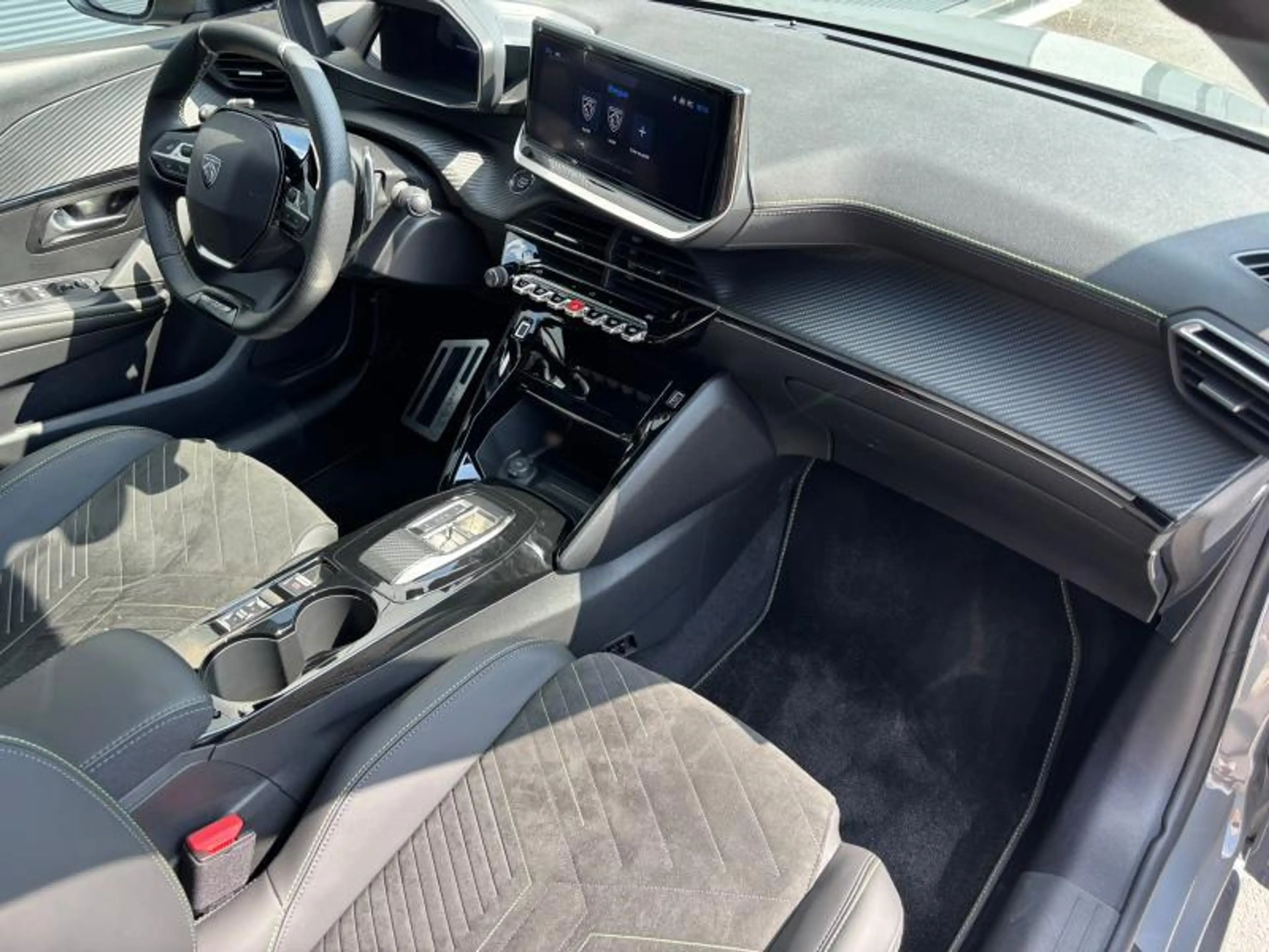 Peugeot 208 GT / Hybrid / E-DSC6 — photo 2