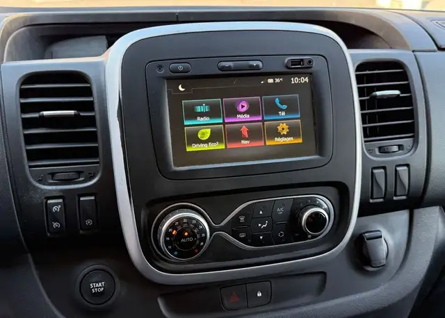 Renault Trafic view 3
