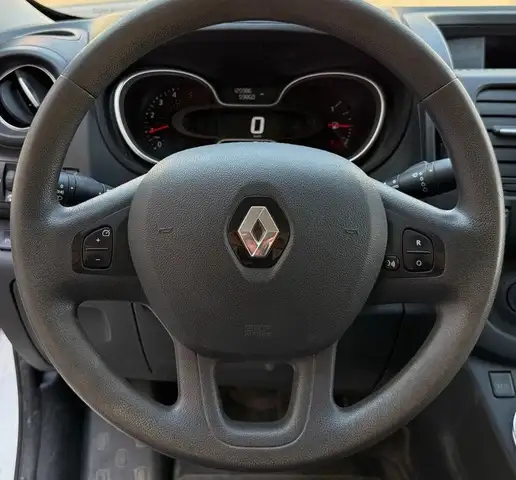 Renault Trafic view 4