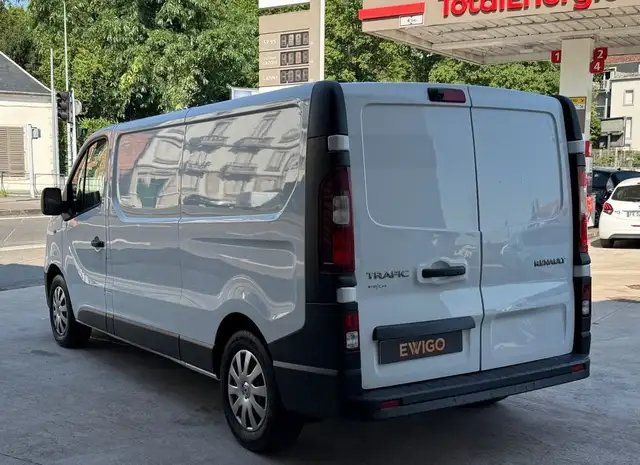 Renault Trafic view 10