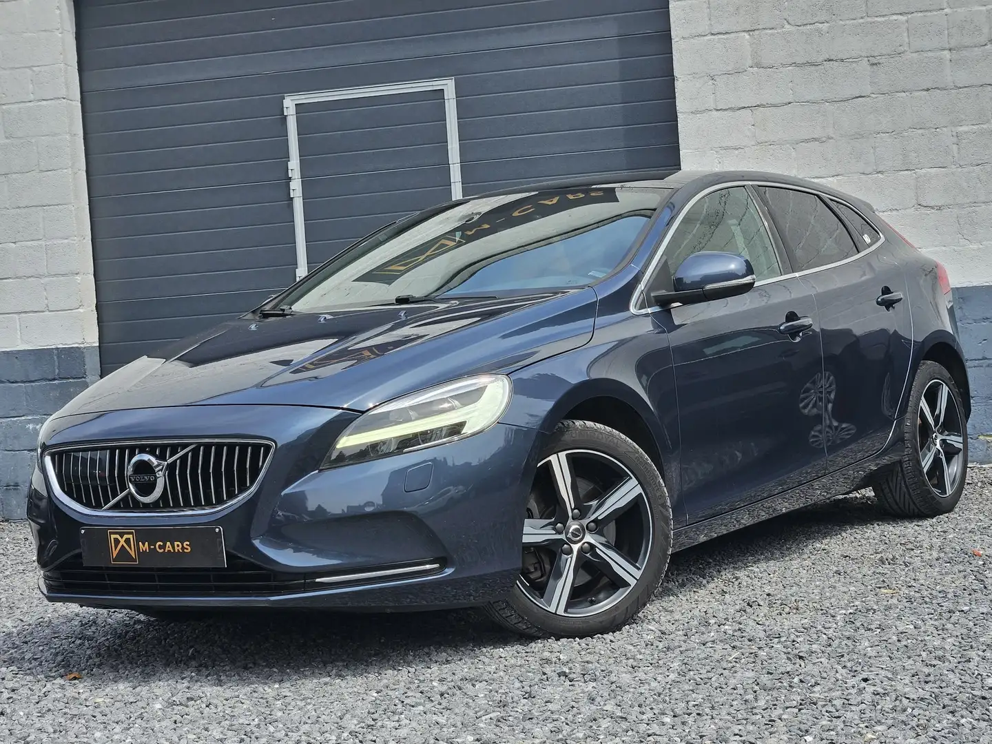Volvo V40 2.0 D2 Inscription Geartronic Gris - 1