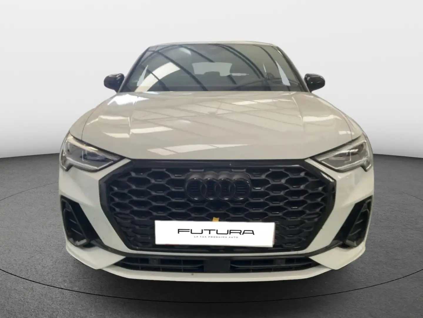 Audi Q3 Sportback 35 2.0 tdi S line edition s-tronic Wit - 2