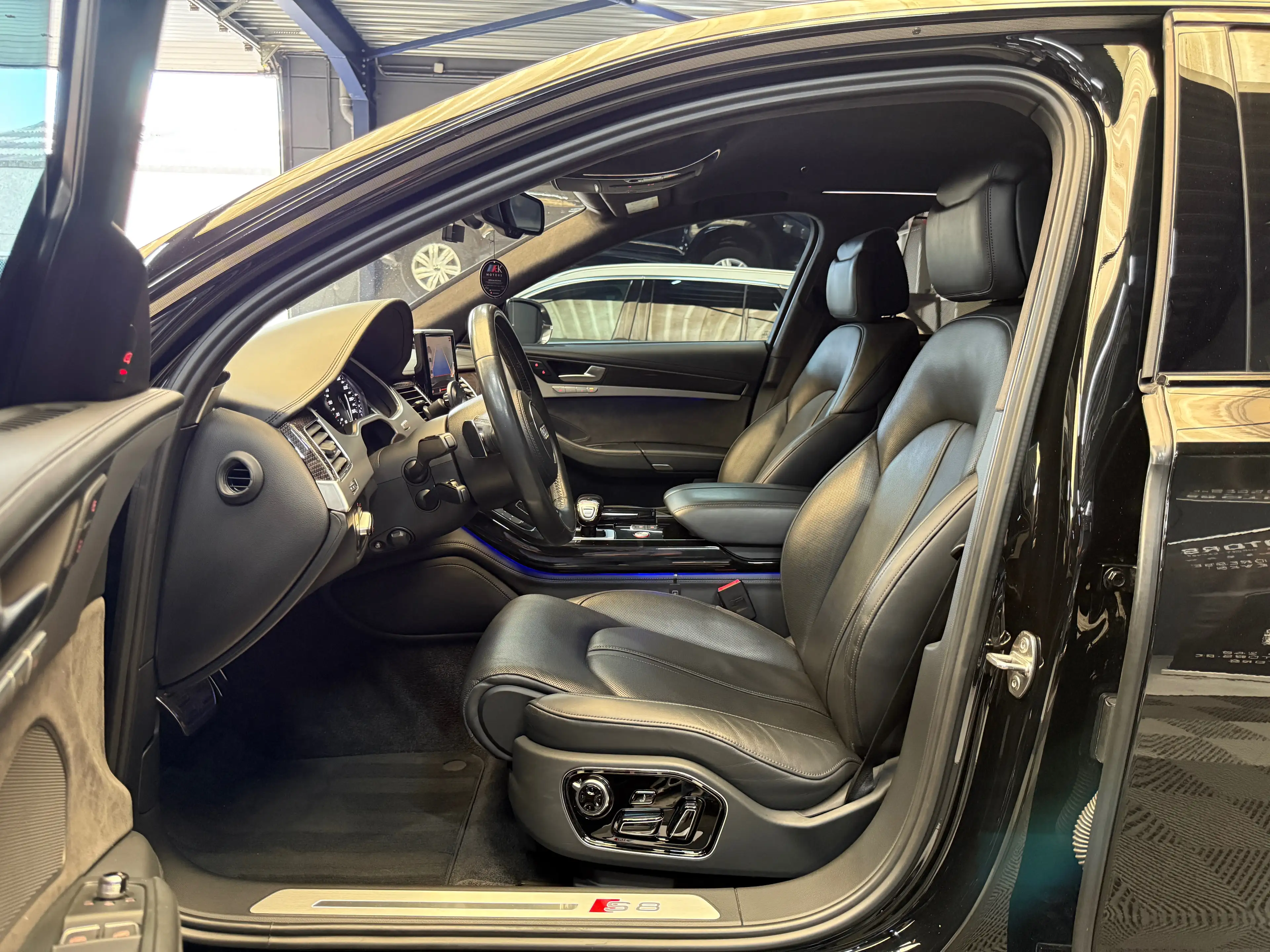Audi S8 °MATRIX°CERAMIC°FULL HISTORY°01/01 — photo 7