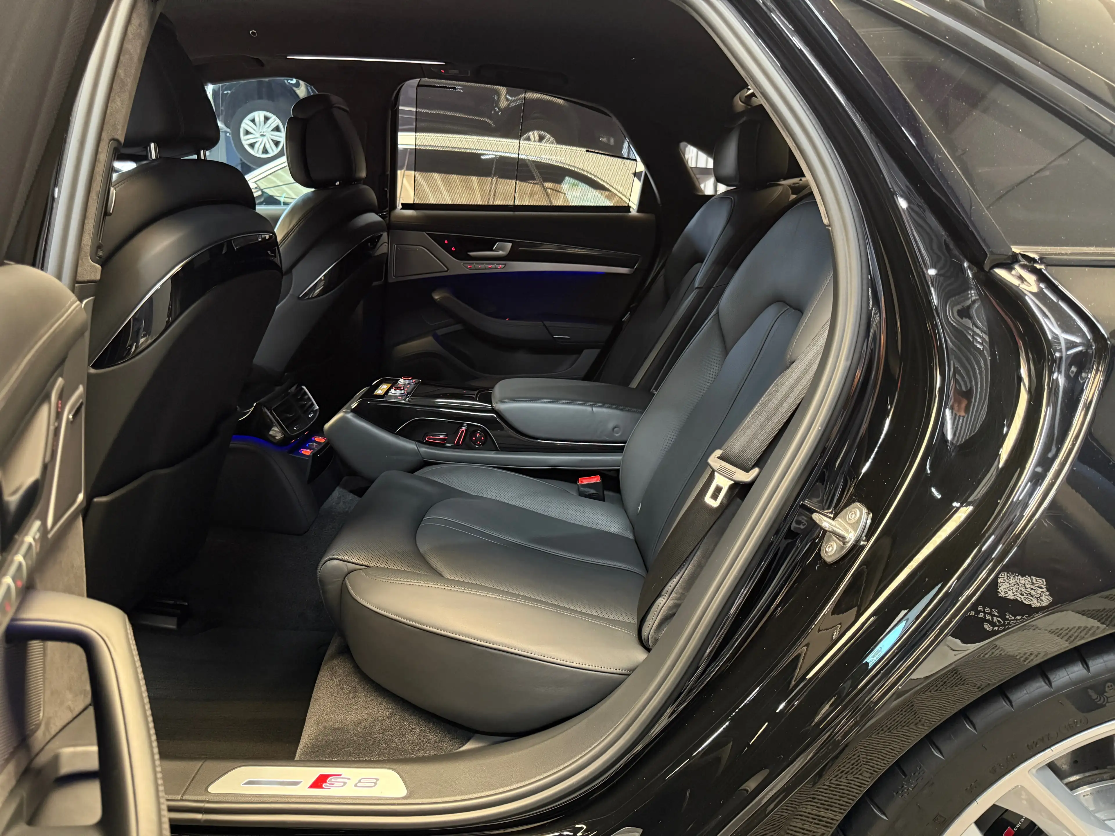 Audi S8 °MATRIX°CERAMIC°FULL HISTORY°01/01 — photo 8