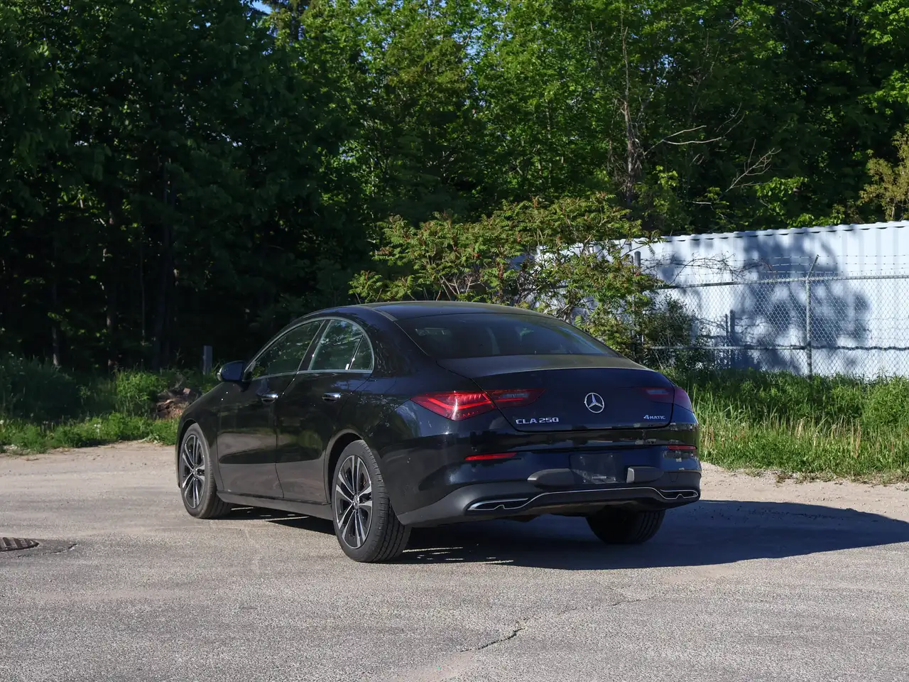 Mercedes-Benz CLA снимка Mercedes-Benz CLA