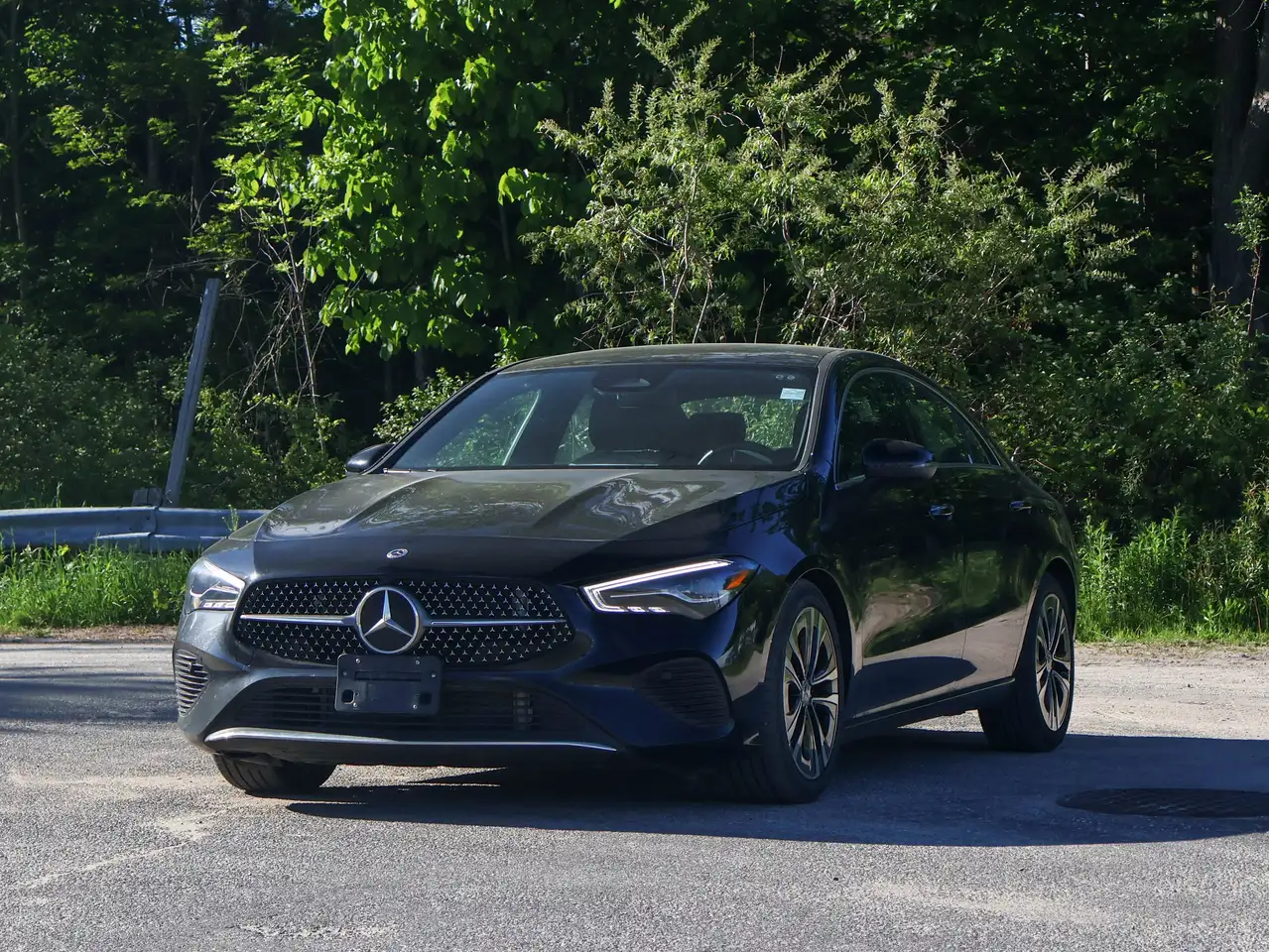 Mercedes-Benz CLA снимка Mercedes-Benz CLA