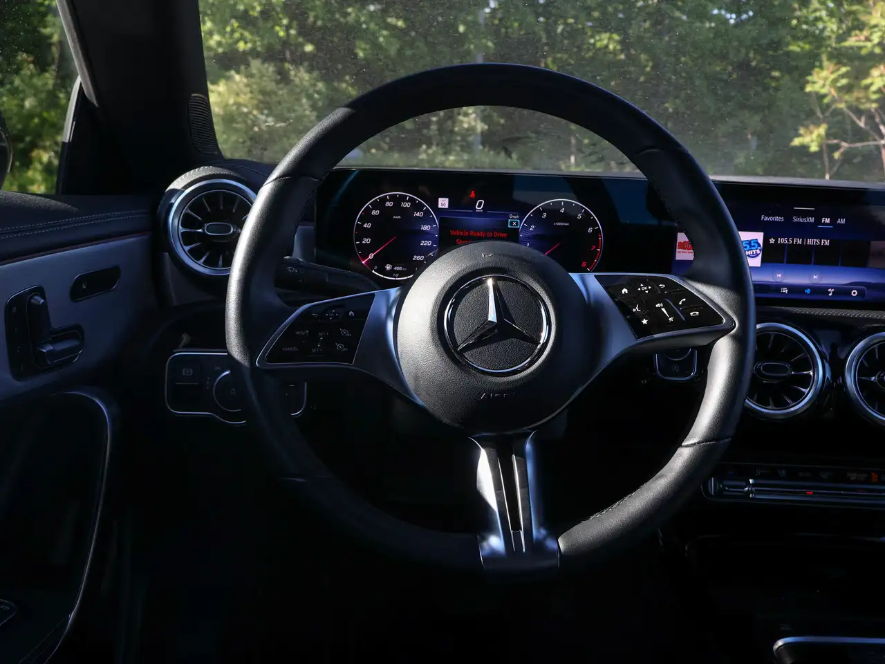 Mercedes-Benz CLA снимка Mercedes-Benz CLA
