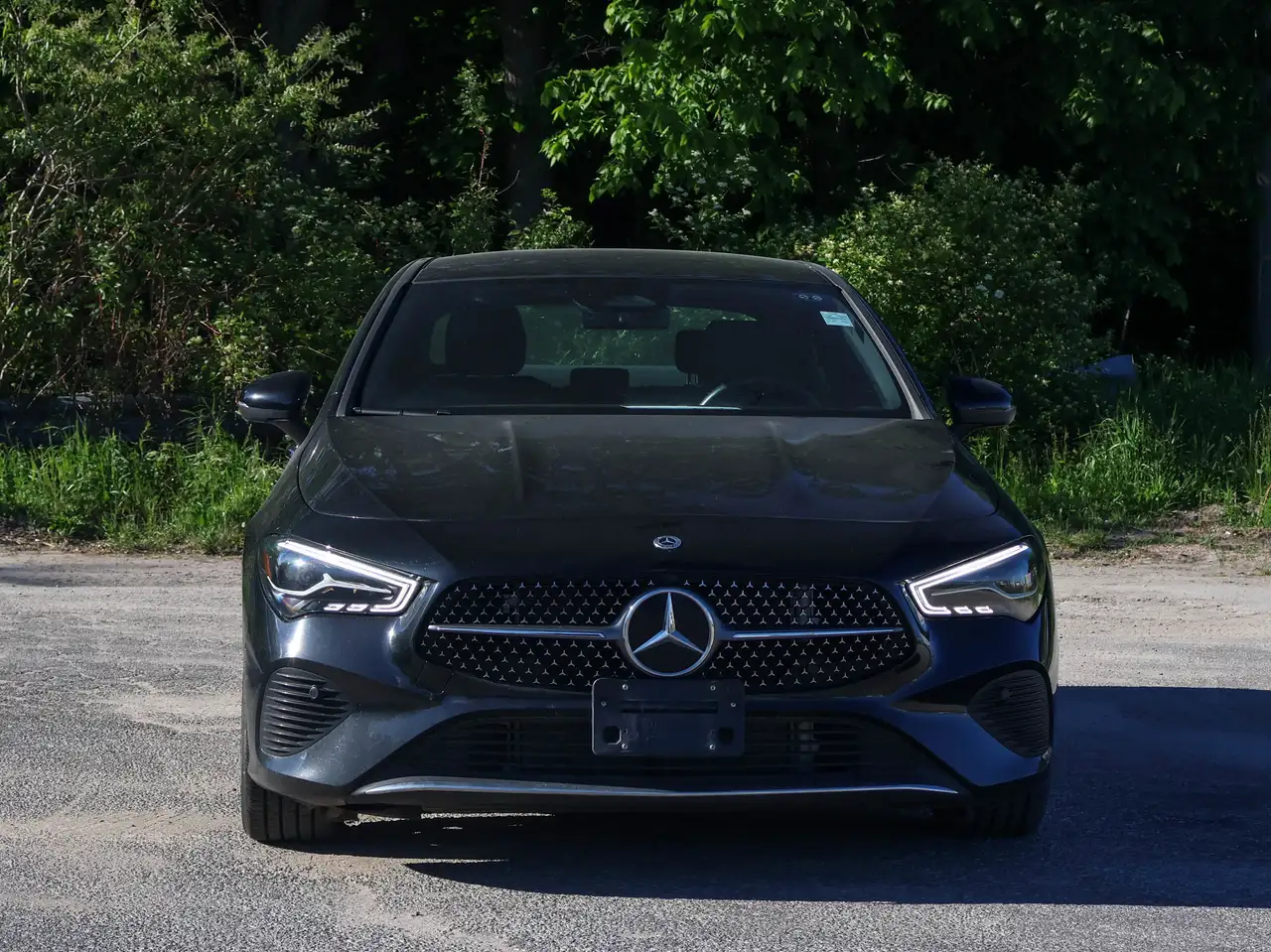 Mercedes-Benz CLA снимка Mercedes-Benz CLA