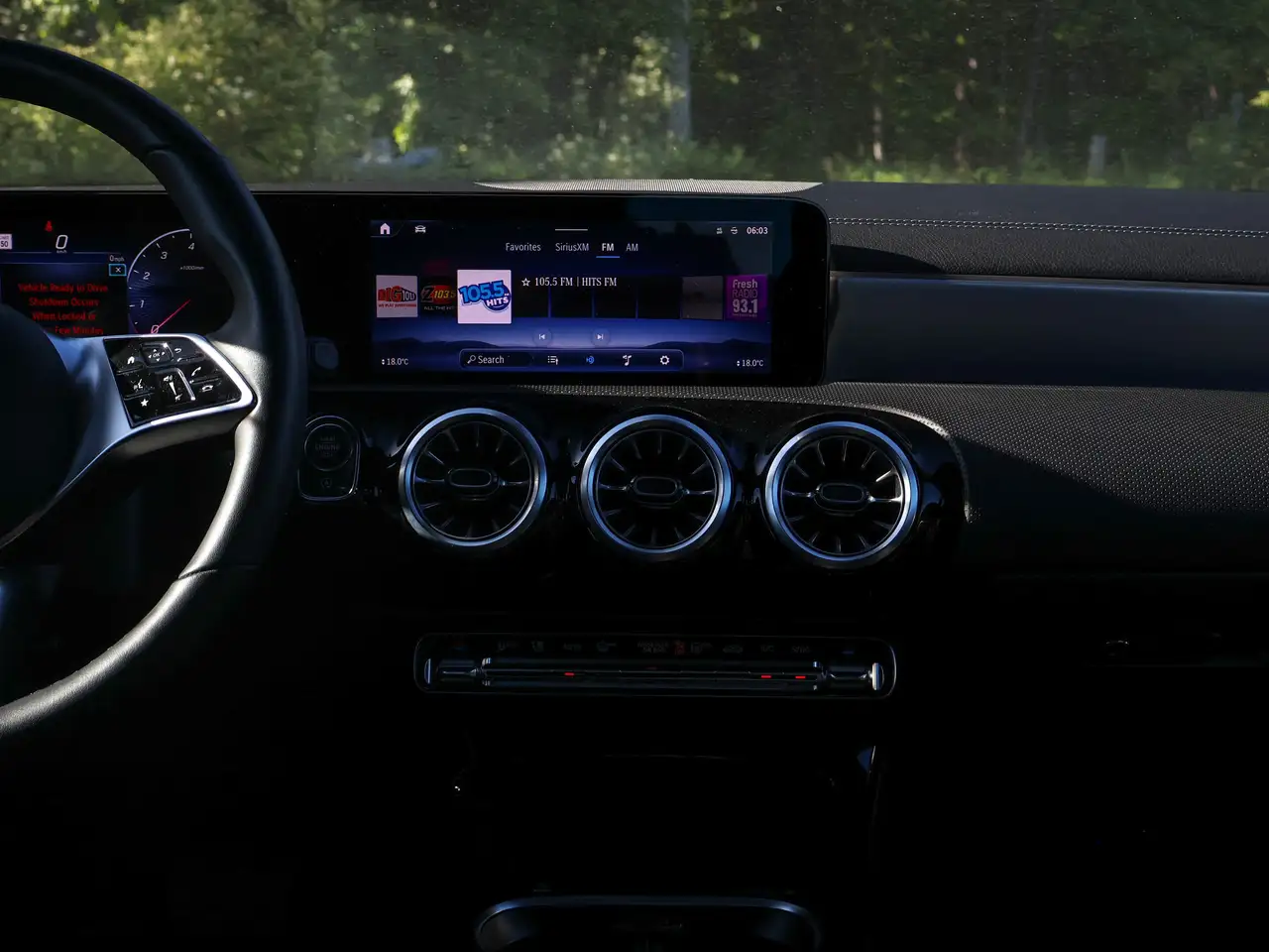 Mercedes-Benz CLA снимка Mercedes-Benz CLA