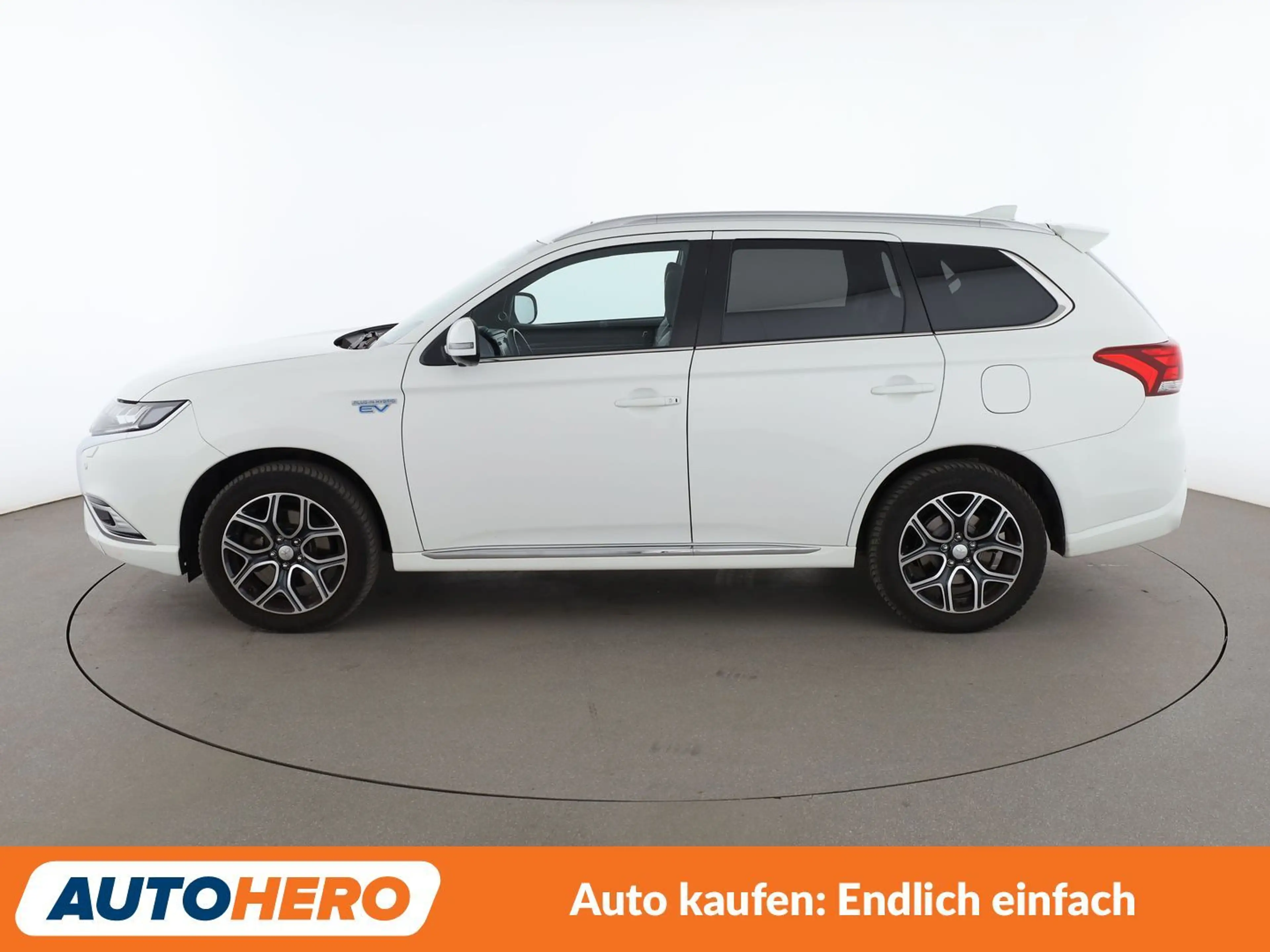 Mitsubishi Outlander 2.4 PHEV Top 4WD Aut.*ACC*CAM*PDC*SHZ*LIM* — photo 3