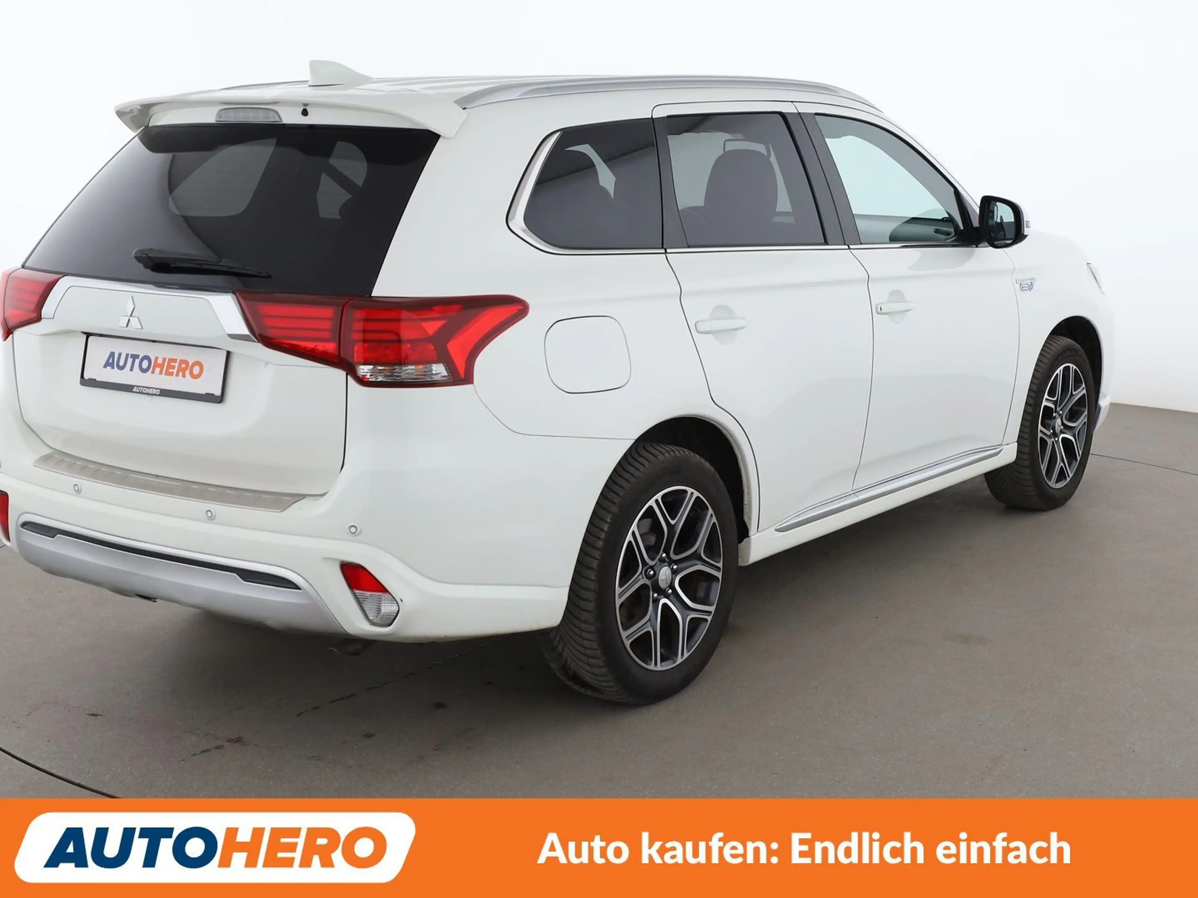 Mitsubishi Outlander 2.4 PHEV Top 4WD Aut.*ACC*CAM*PDC*SHZ*LIM* — photo 6