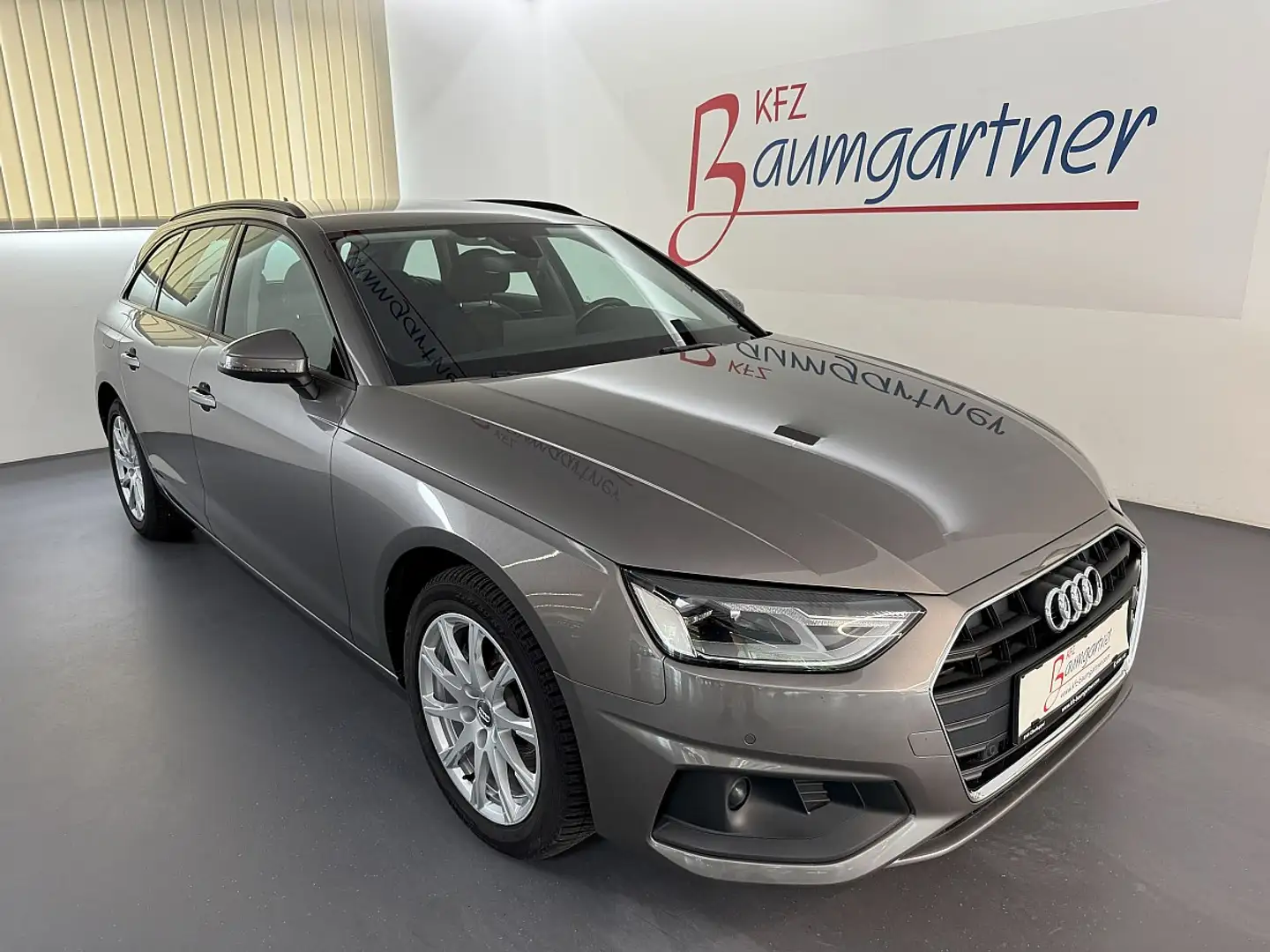 Audi A4 Avant 30TDI S-tronic *LED*NAVI*AHK*Tempomat*Rüc... Gris - 1