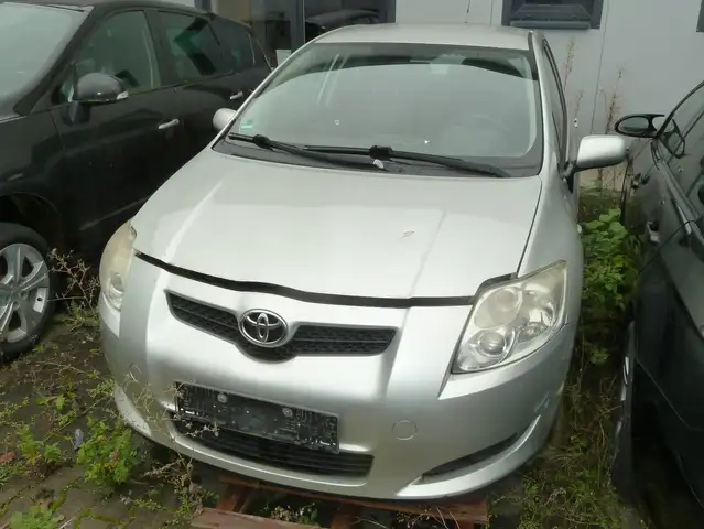 Toyota Auris Team