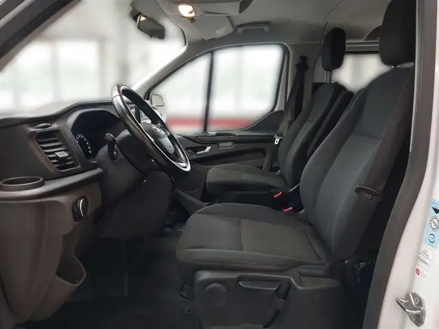 Ford Transit Custom view 8