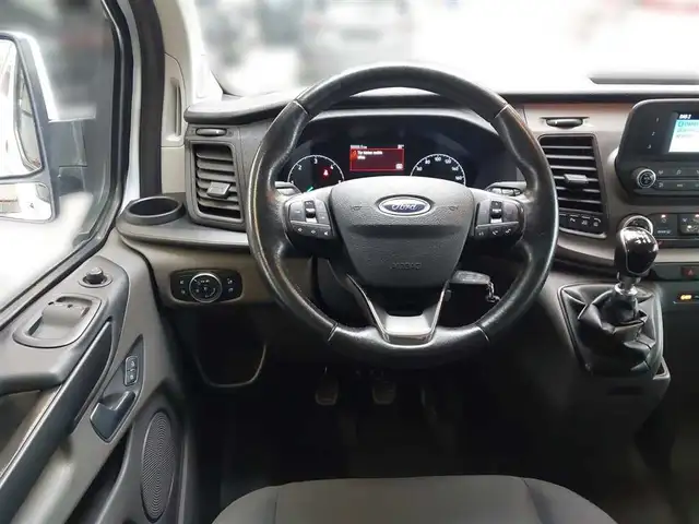Ford Transit Custom view 9