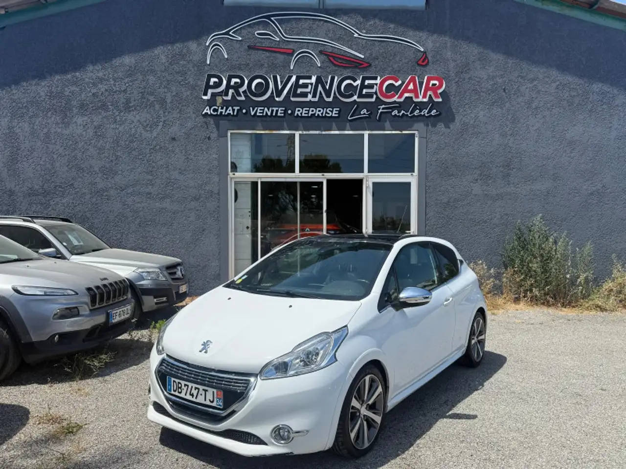 Peugeot 208 1.6 E-HDI115 FAP FELINE 3P