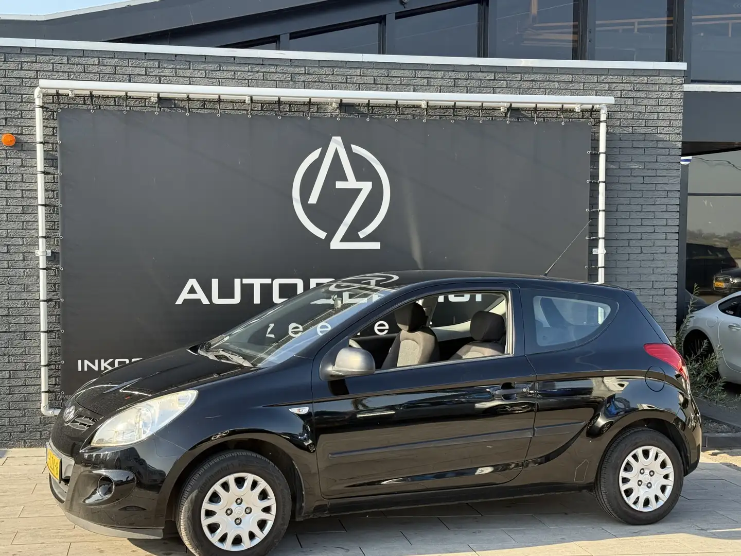 Hyundai i20 1.2i ActiveVersion Schwarz - 1
