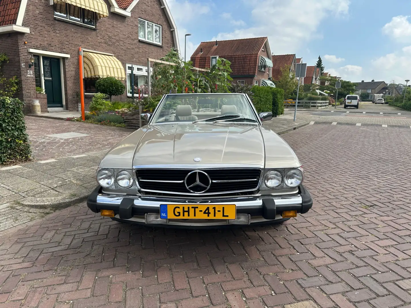 Mercedes-Benz SL 560 SL Gold - 2