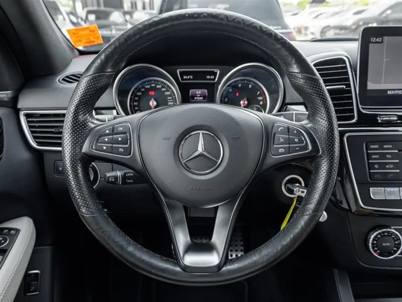 Mercedes-Benz GLE снимка Mercedes-Benz GLE